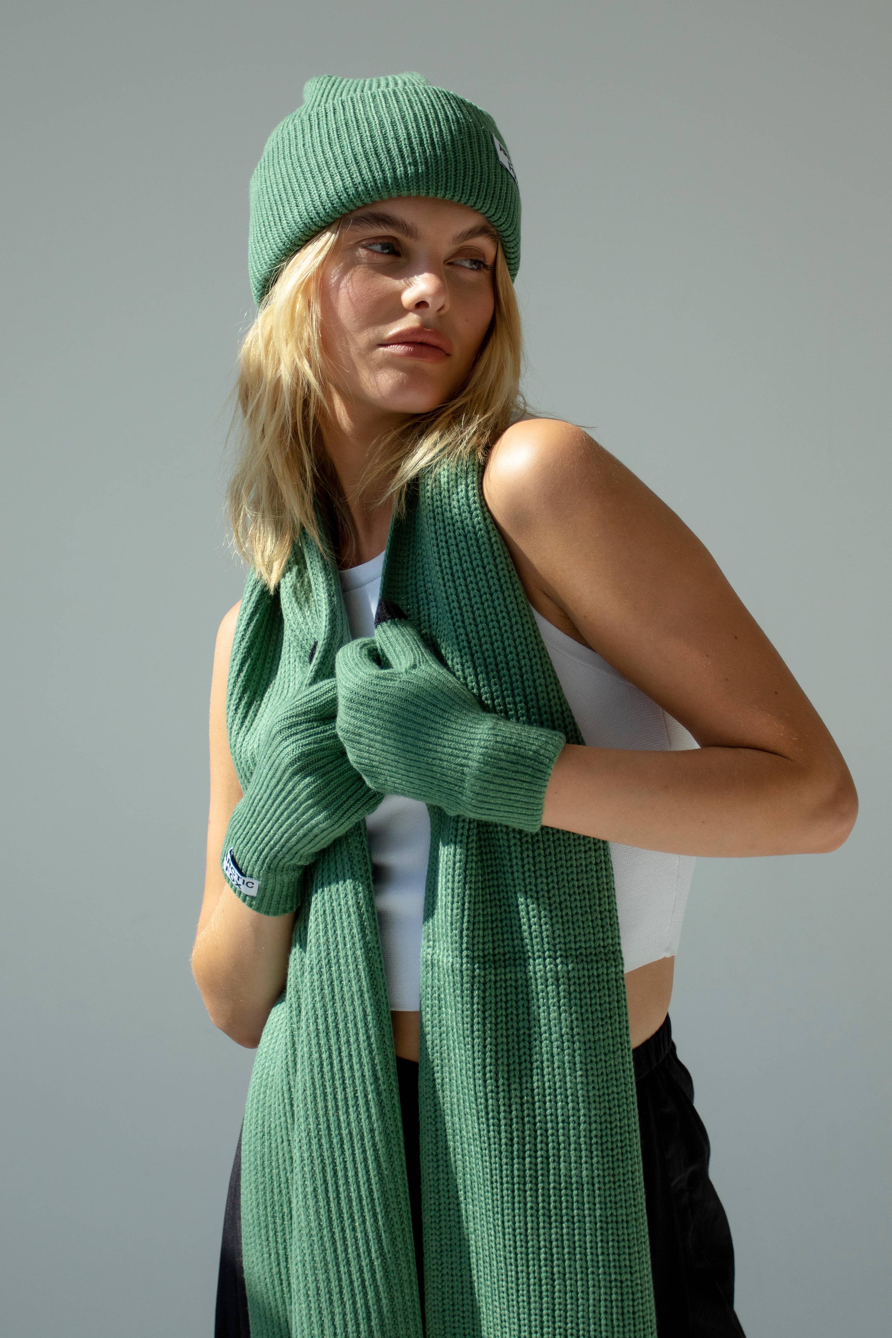 Arctic Fox & Co. - Recycled Bottle Gloves | Forest Fern