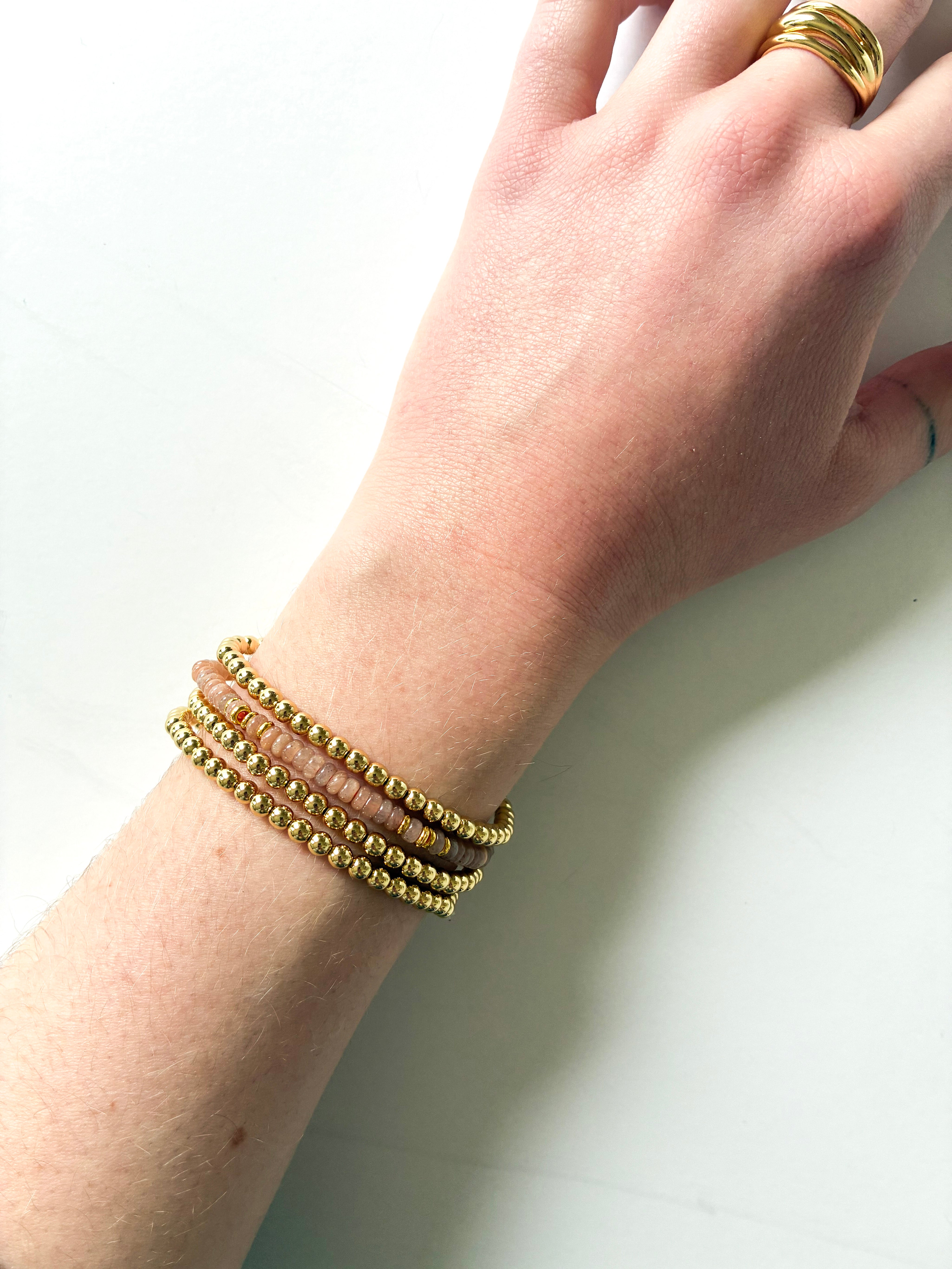 Made Community - Chunky Ball Stretch Bracelet