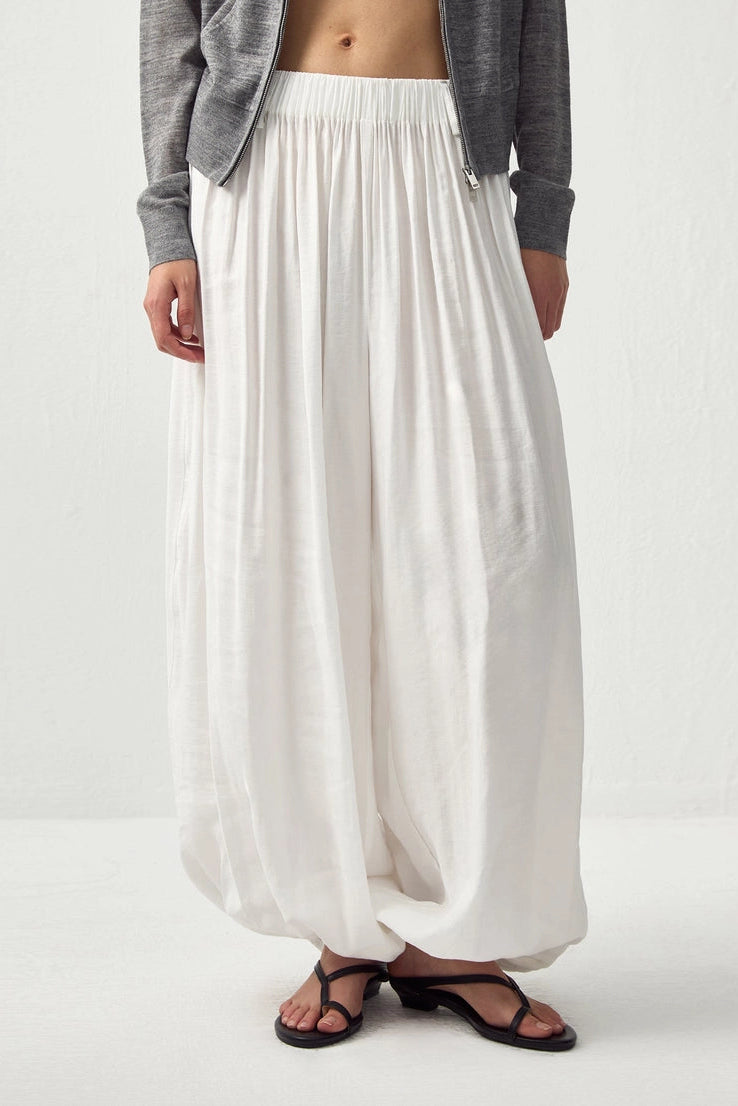 CUBIC - Pleated Lantern Pants | White