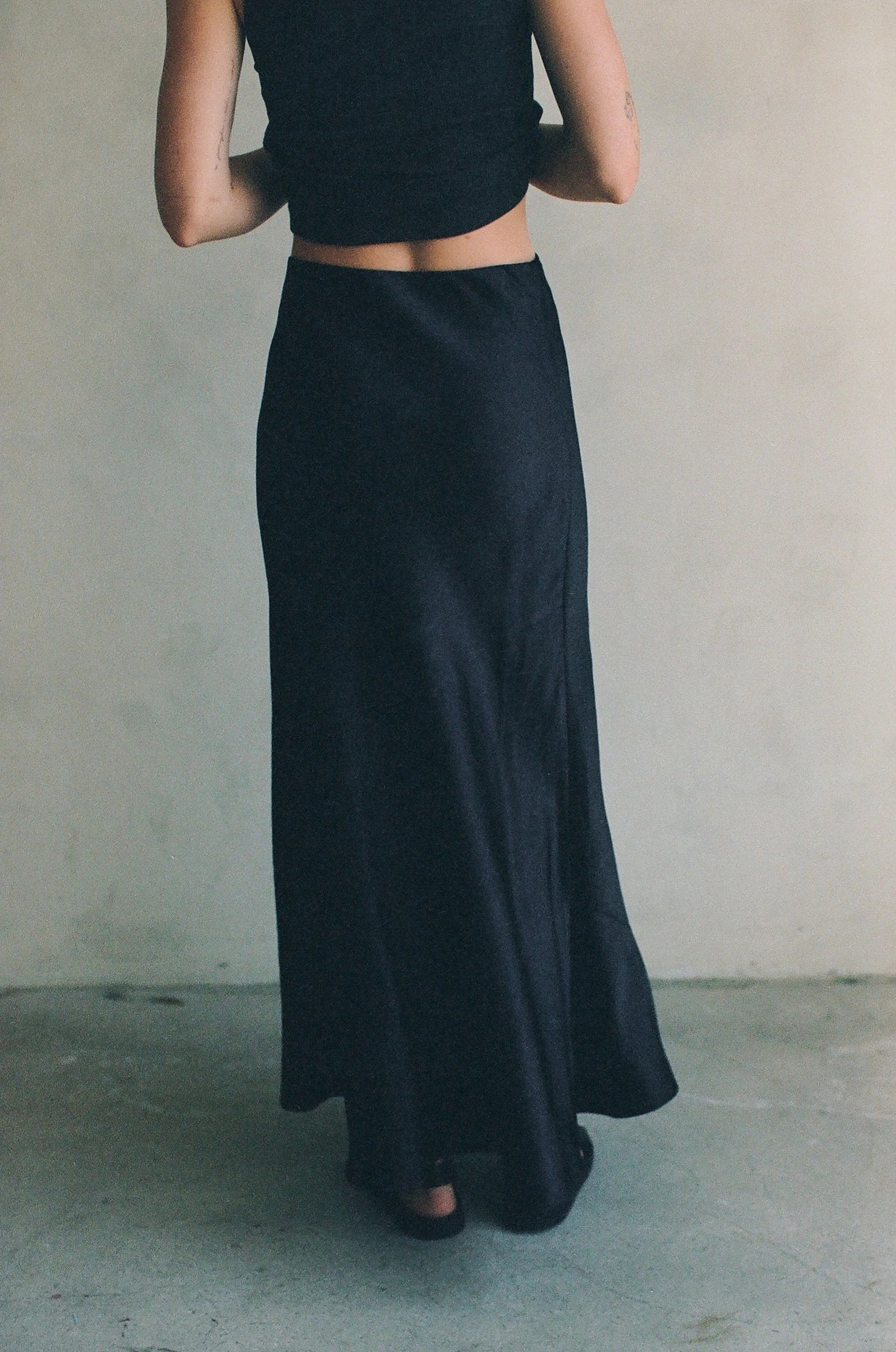 a.ren - Satin Maxi Skirt | Black
