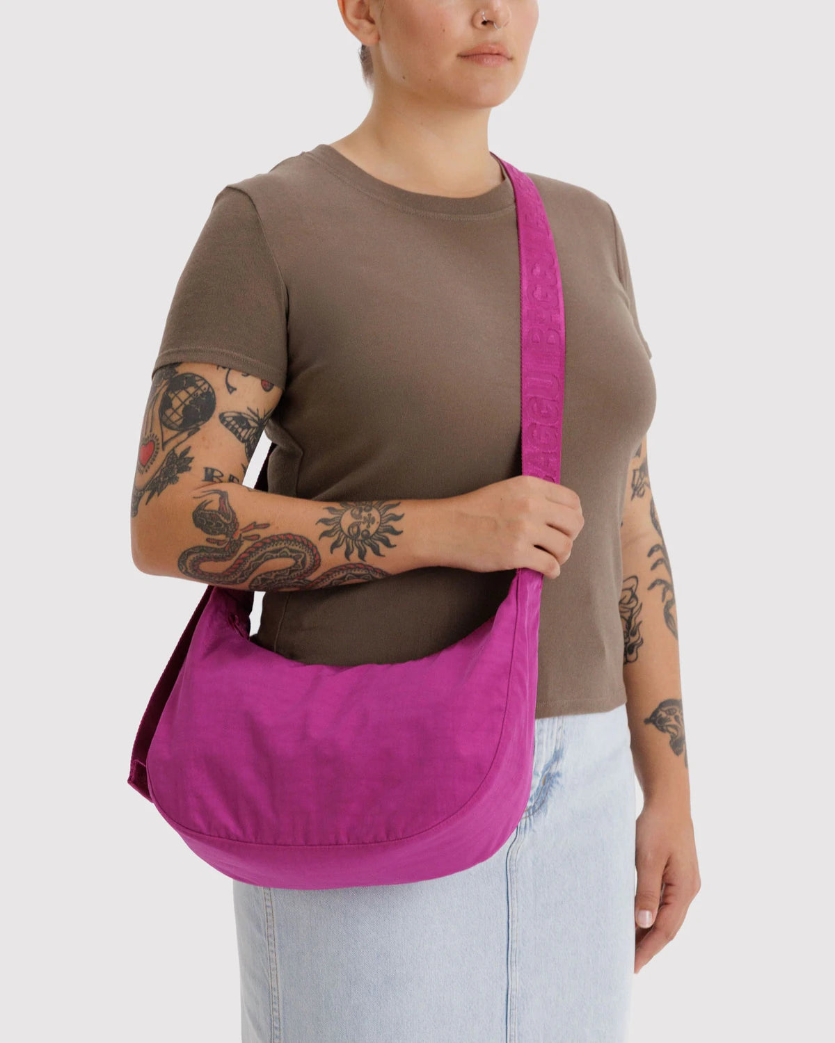 Baggu - Medium Nylon Crescent Bag | Deep Fuchsia