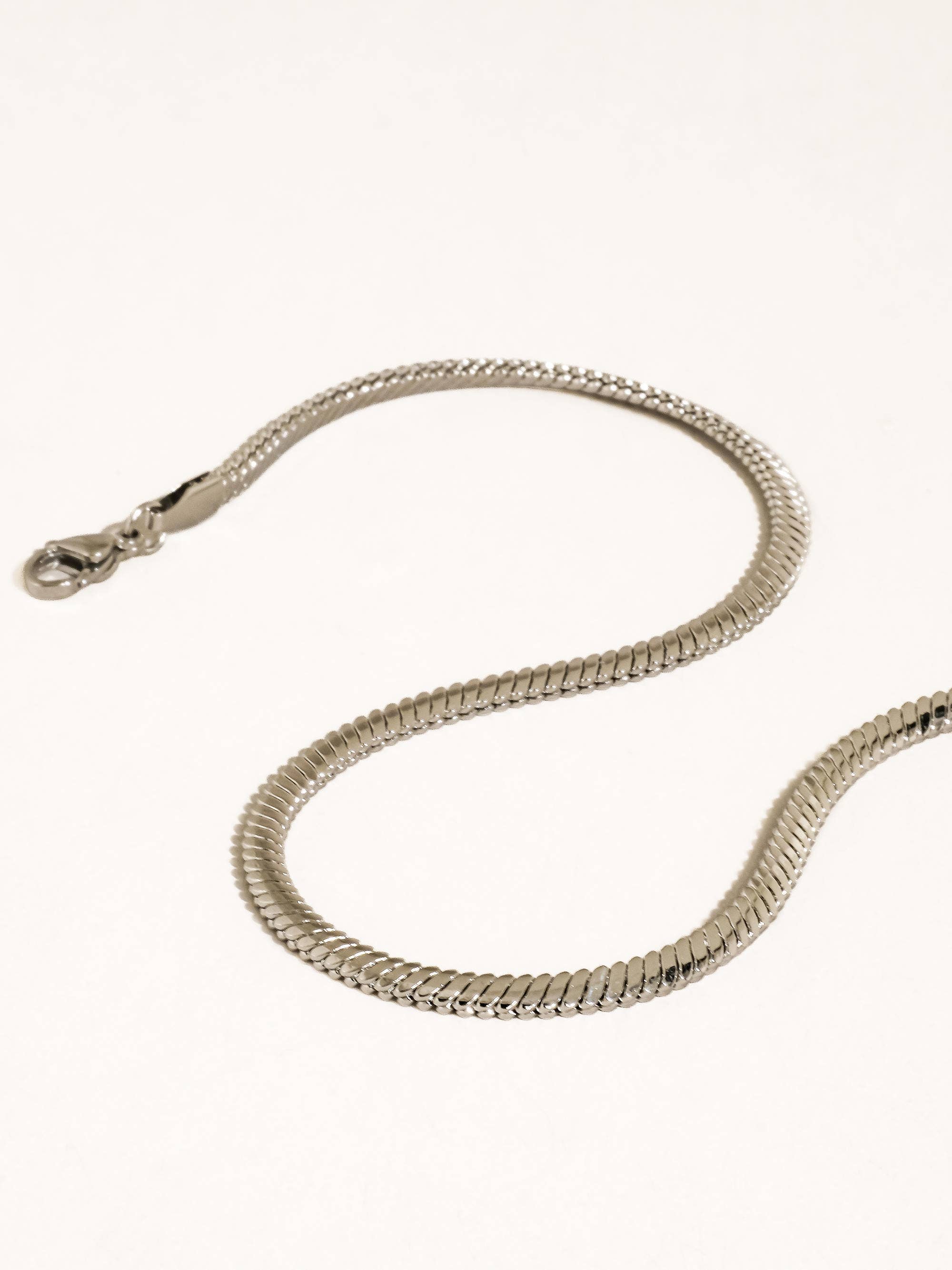 Flânerie by MAIQ - Papillon 18K Gold Non-Tarnish Classic Snake Chain Necklace