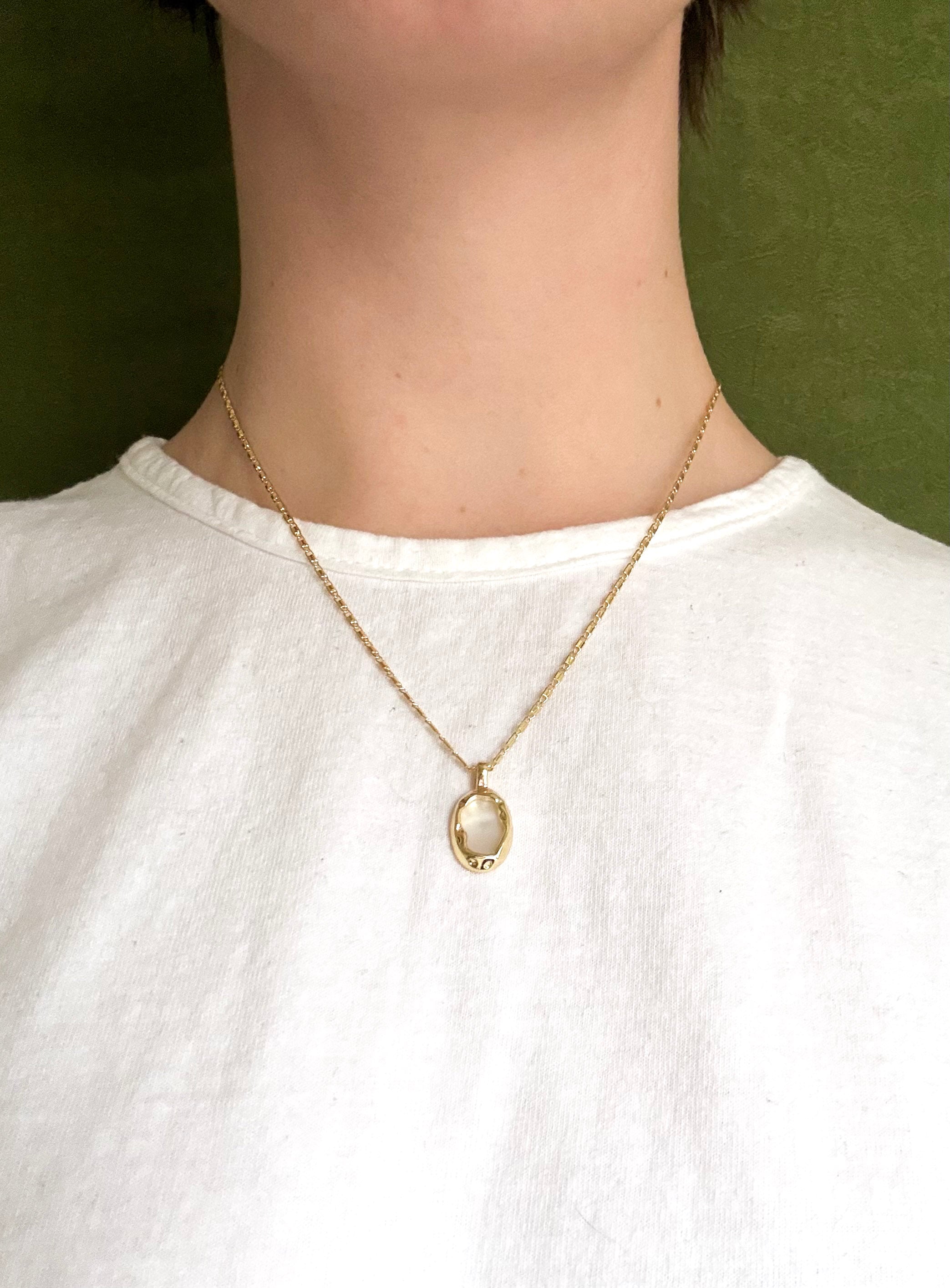 Made Community - Pearl Frame Necklace