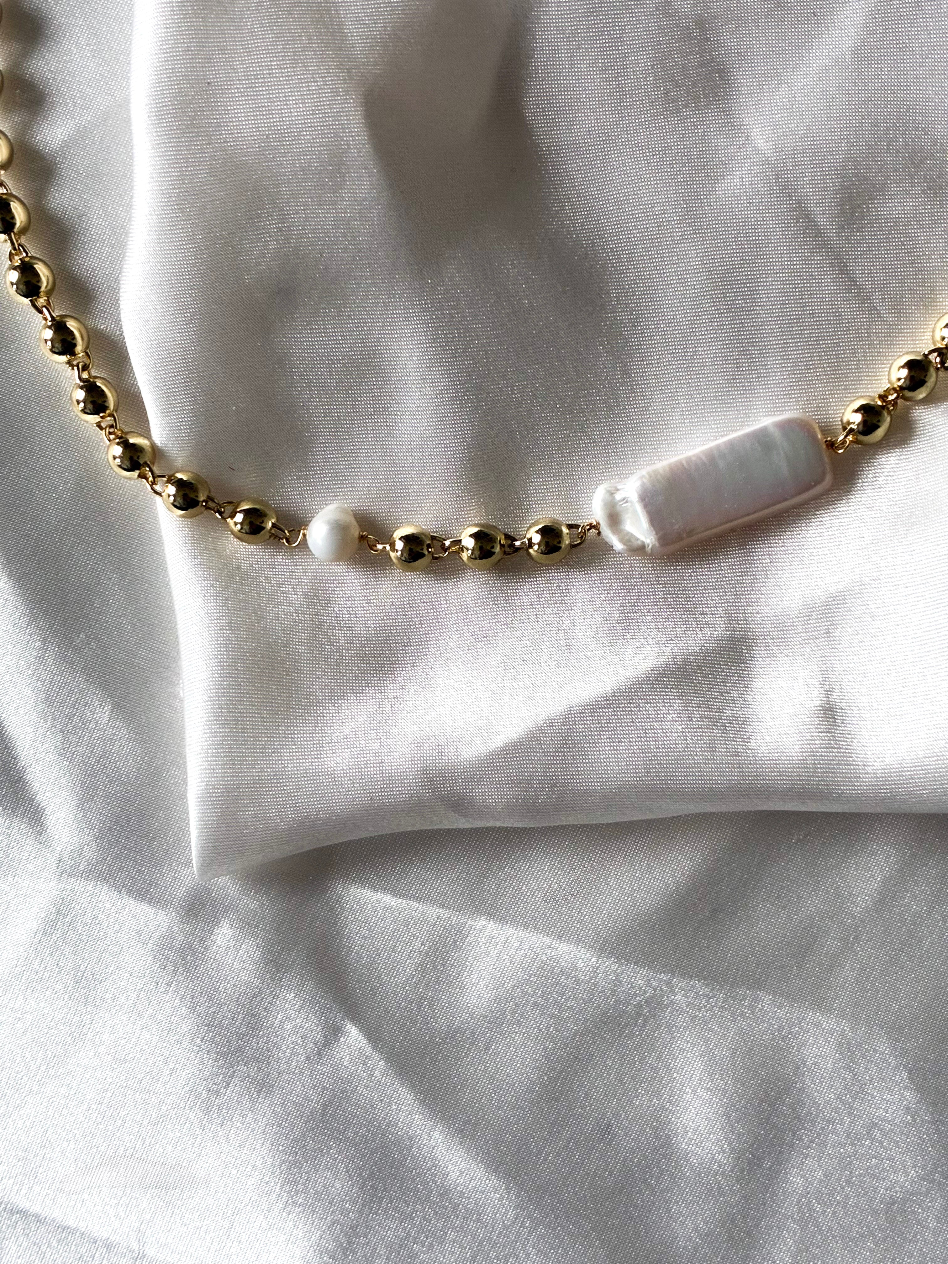 Made Community - Chunky Pearl Layers Necklace