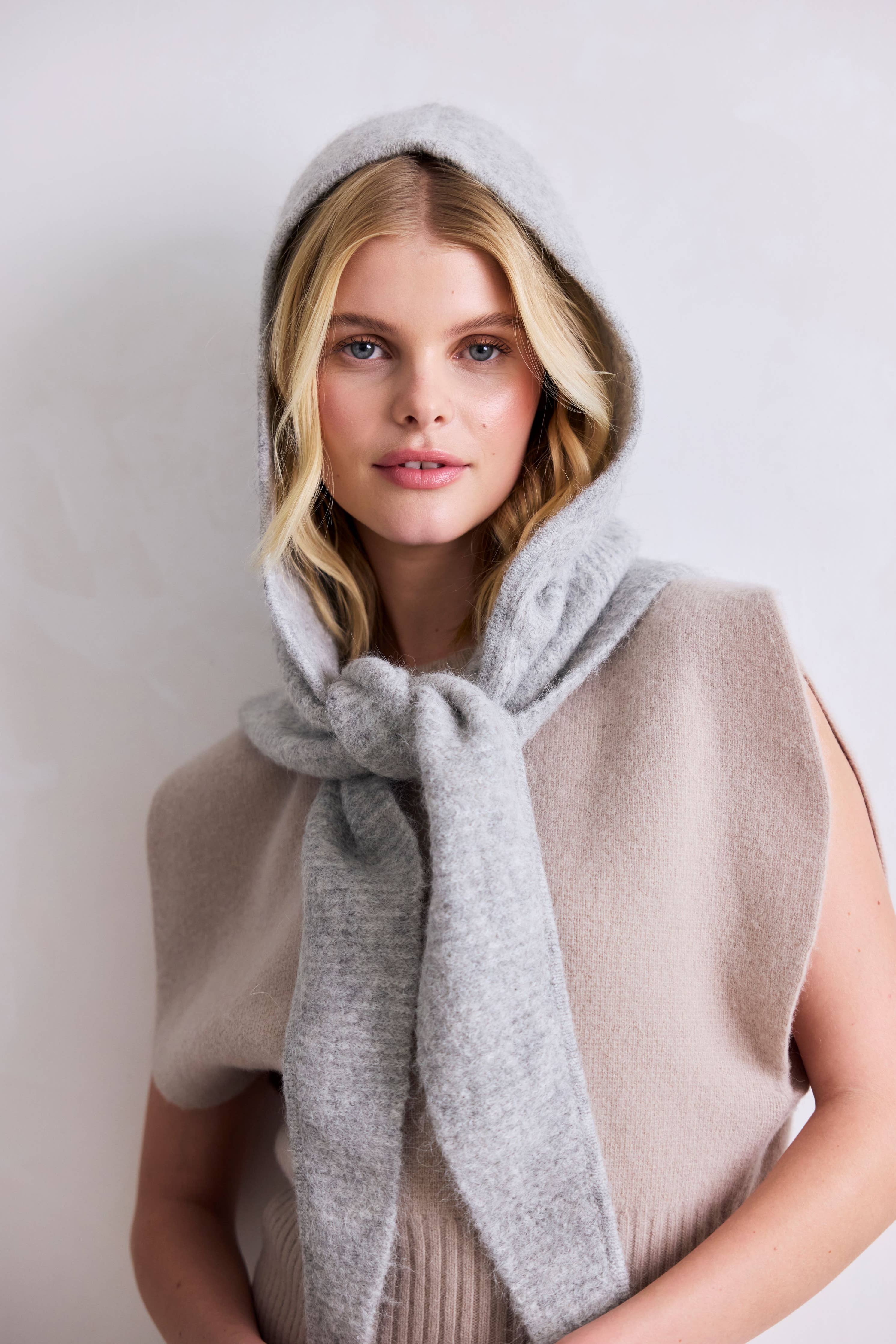 Arctic Fox & Co. - The Alpaca Hooded Scarf | Blizzard Grey