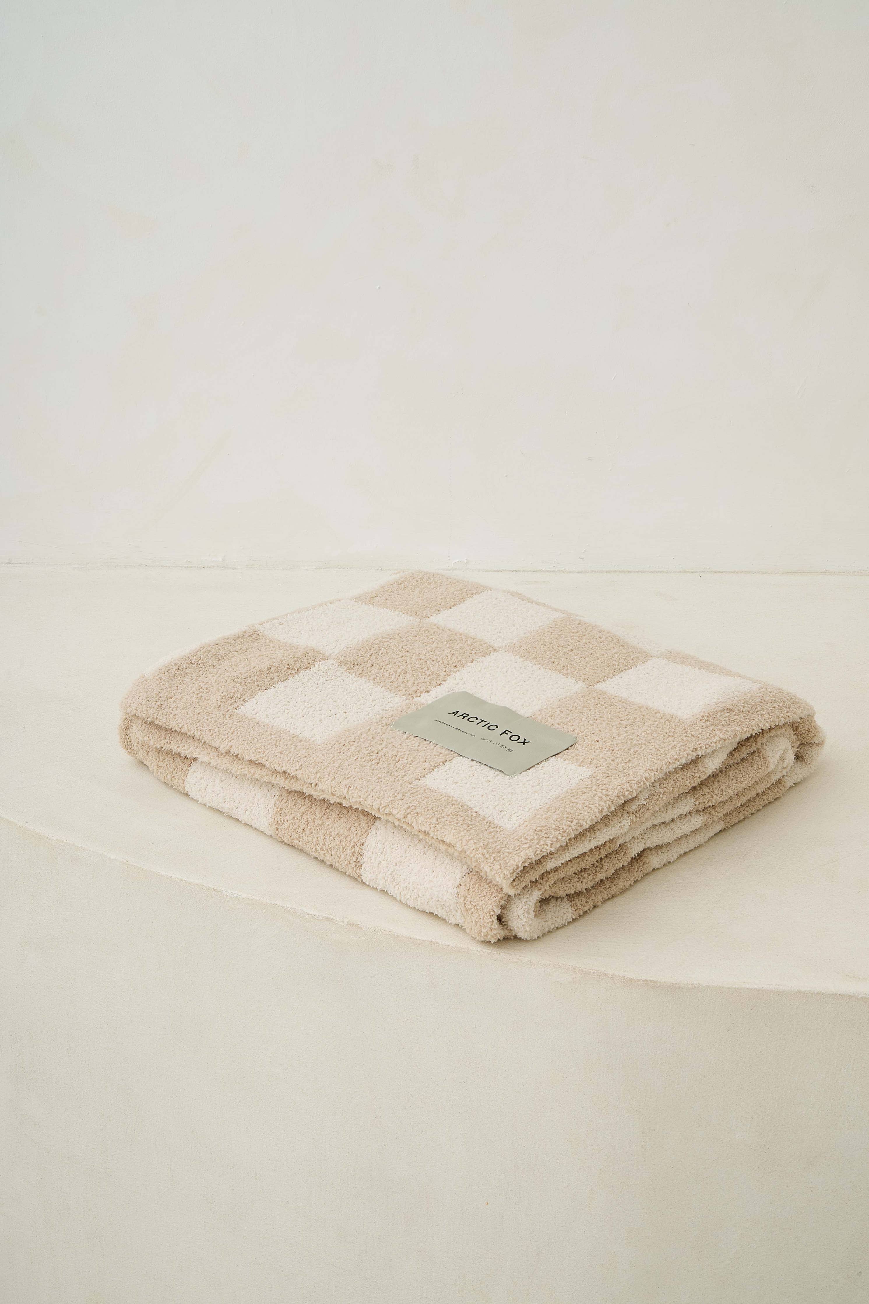Arctic Fox & Co. - The Teddy Throw | Beige Check