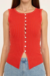RAISONNEL - Slim Fit Knit Sleeveless Button Top | Red