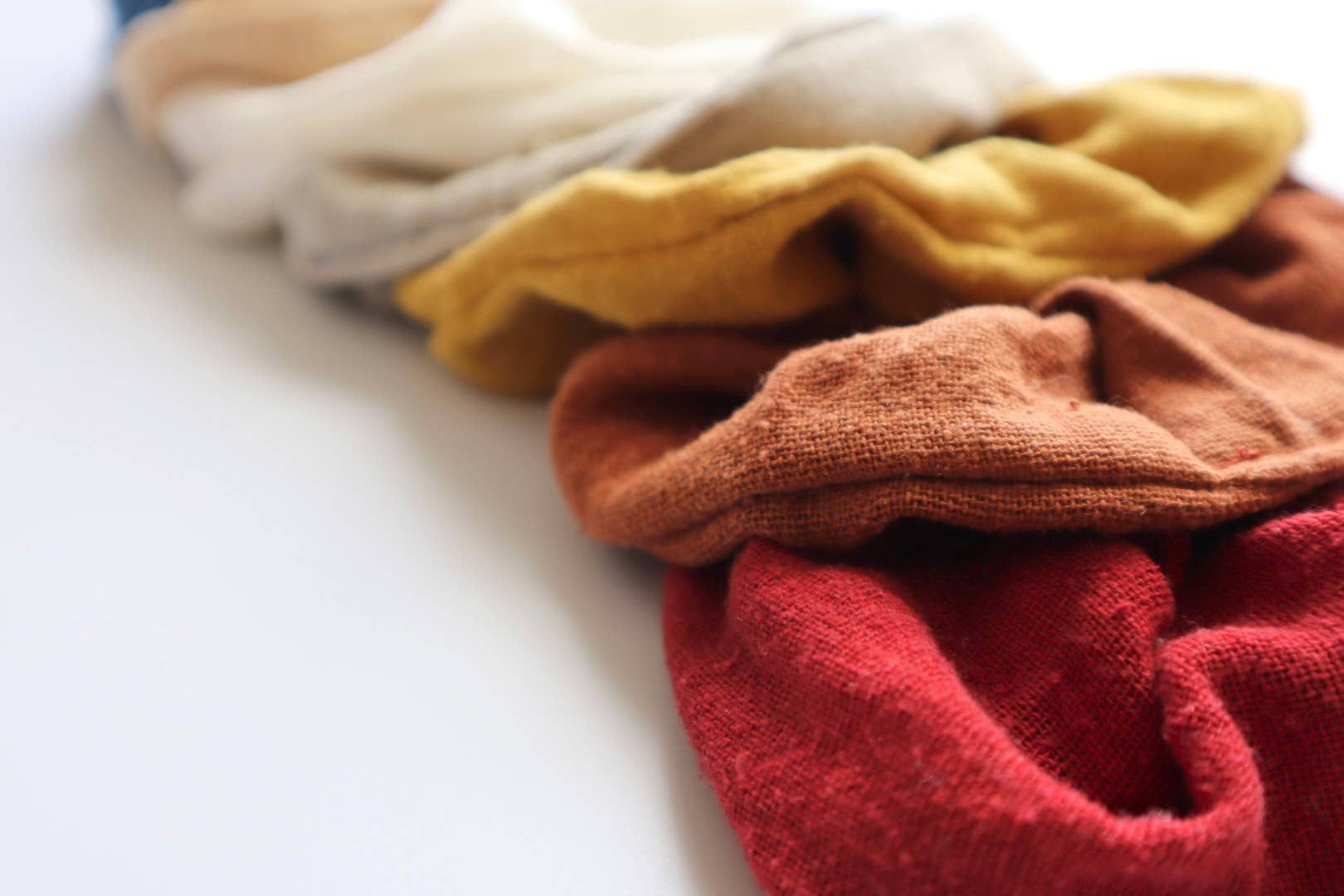 Eco Raw Studio - Raw Silk Naturally Dyed Hair Scrunchies: Terra Cotta