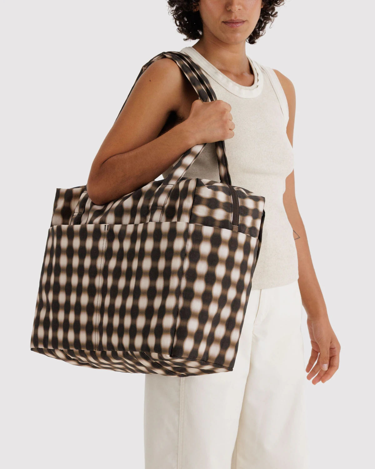 Baggu - Cloud Carry-On | Blurred Gingham Brown