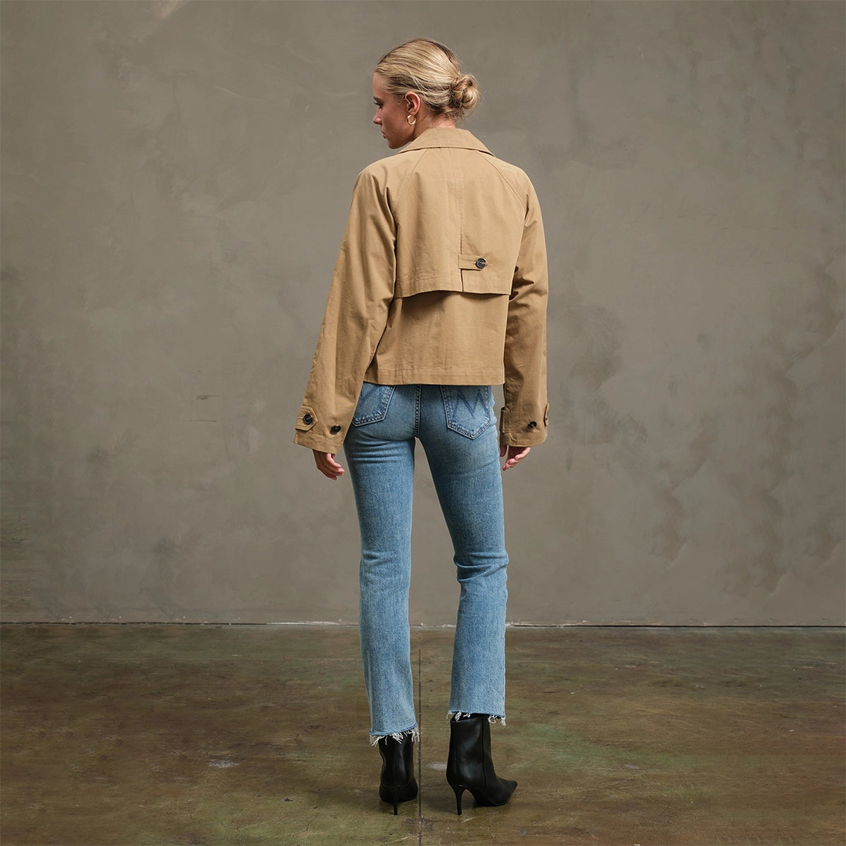 RAISONNEL - Short Double-Breasted Trench Jacket | Khaki Beige