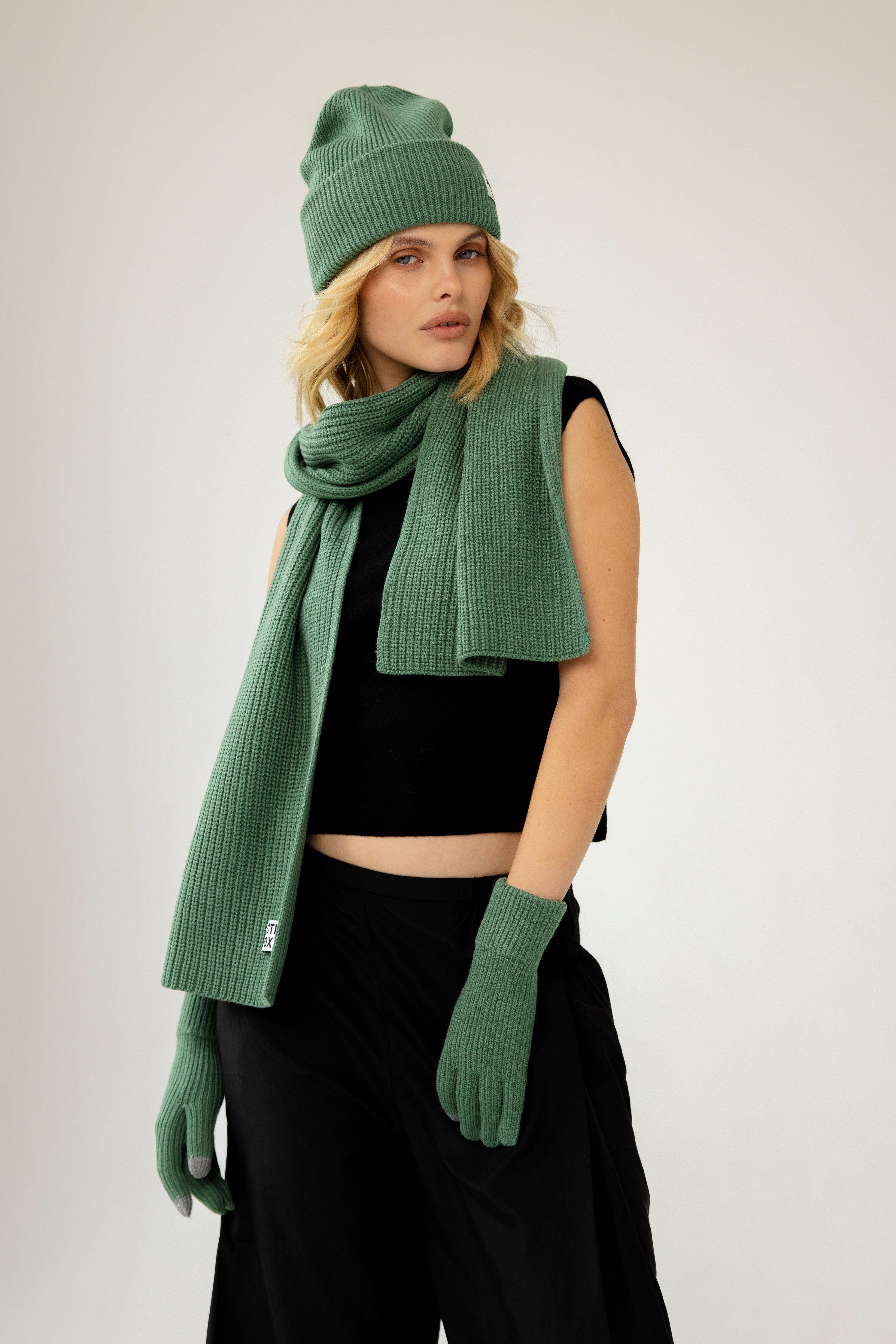 Arctic Fox & Co. - Recycled Bottle Gloves | Forest Fern