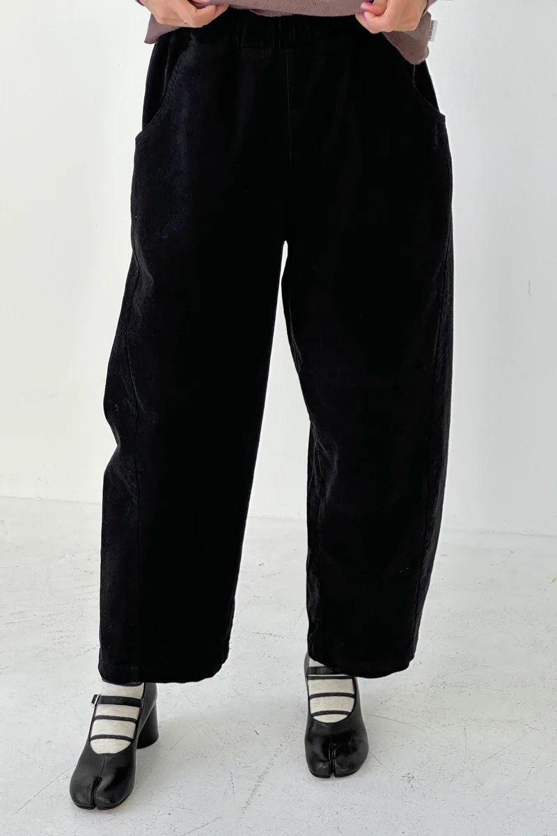 Le Bon Shoppe - Corduroy Arc Pants | Black