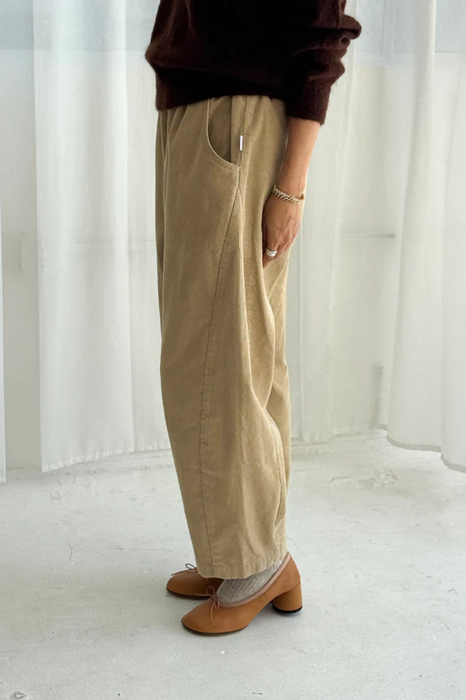 Le Bon Shoppe - Corduroy Arc Pants | Khaki