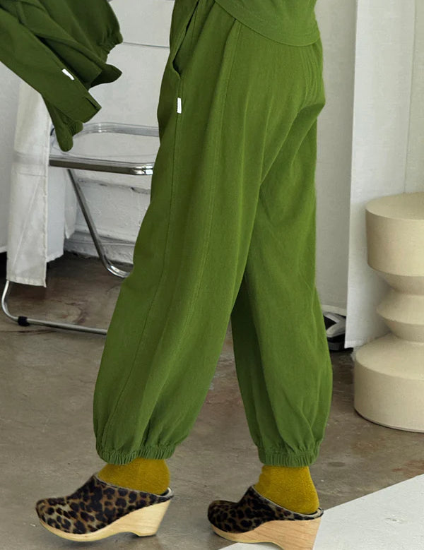 BalloonPants_CollardGreen_2.webp