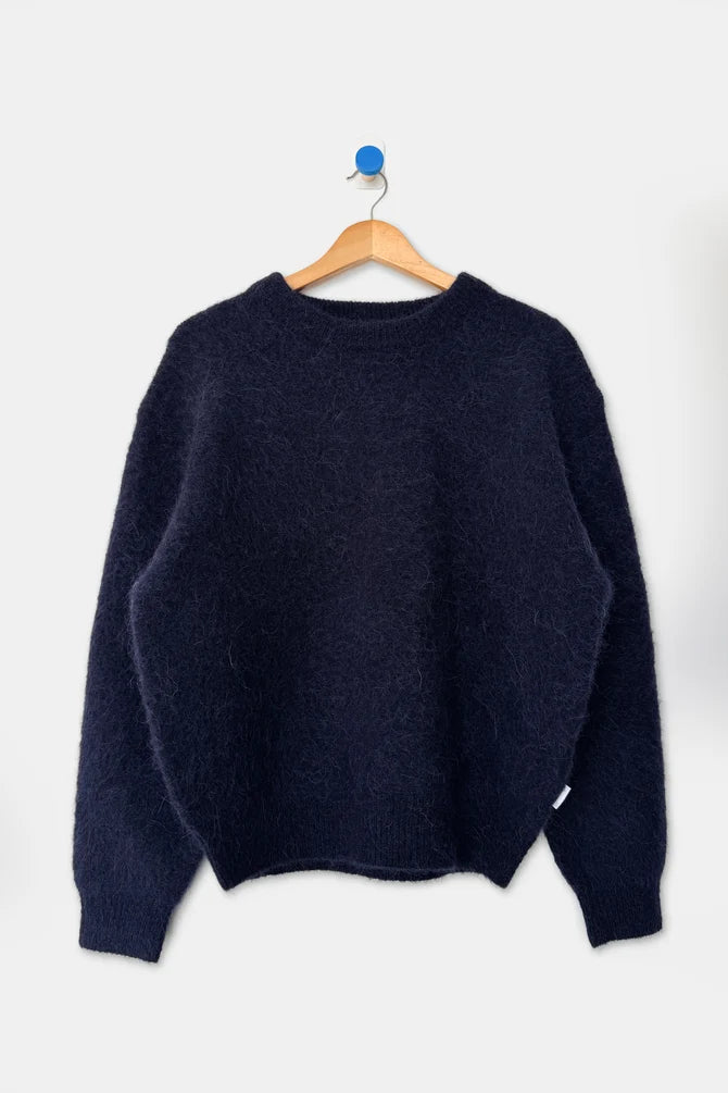Le Bon Shoppe - Elio Crew Neck Alpaca Sweater | Navy