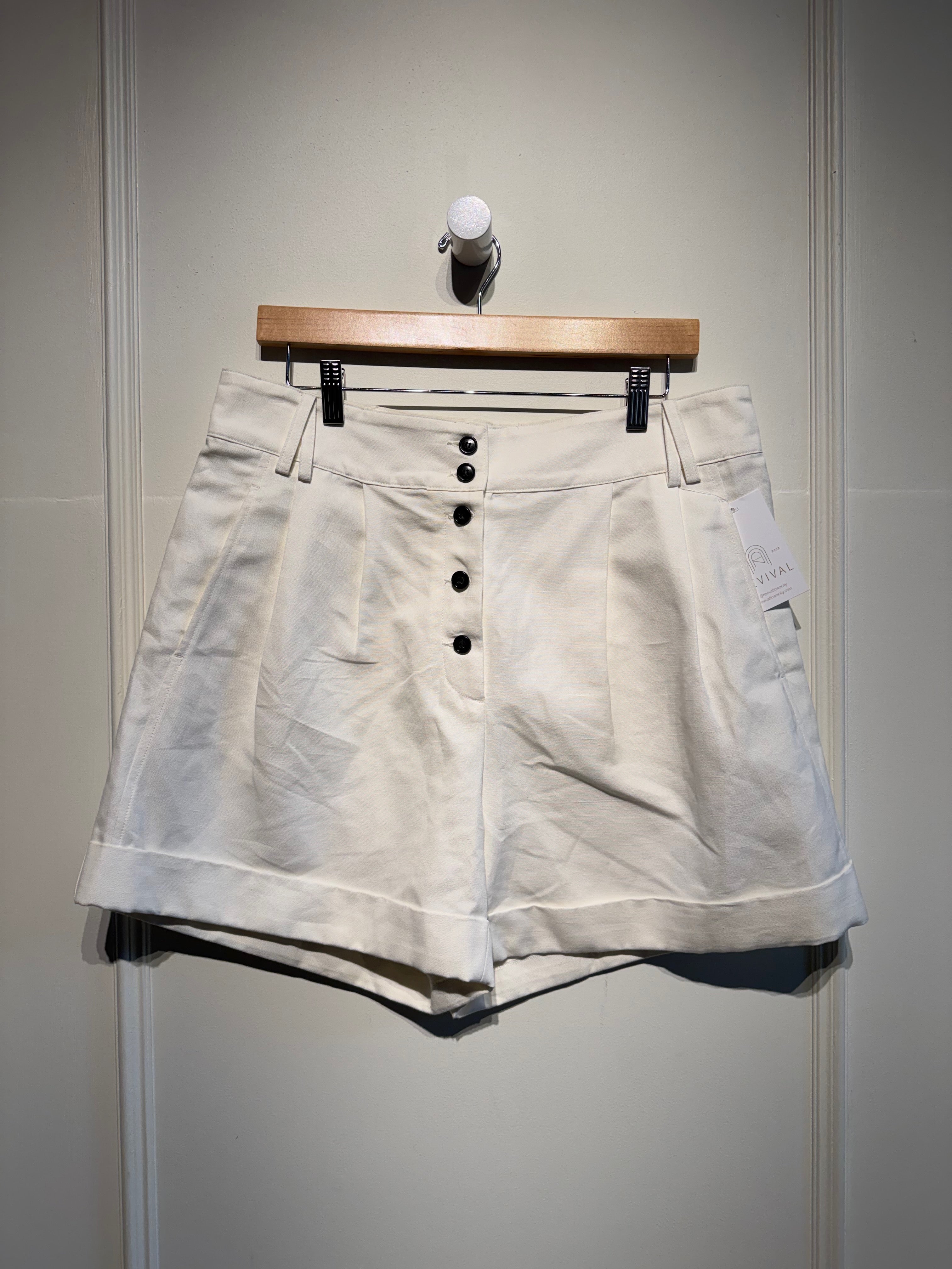 G. by Goop Jasper Cuffed Shorts (10/L)