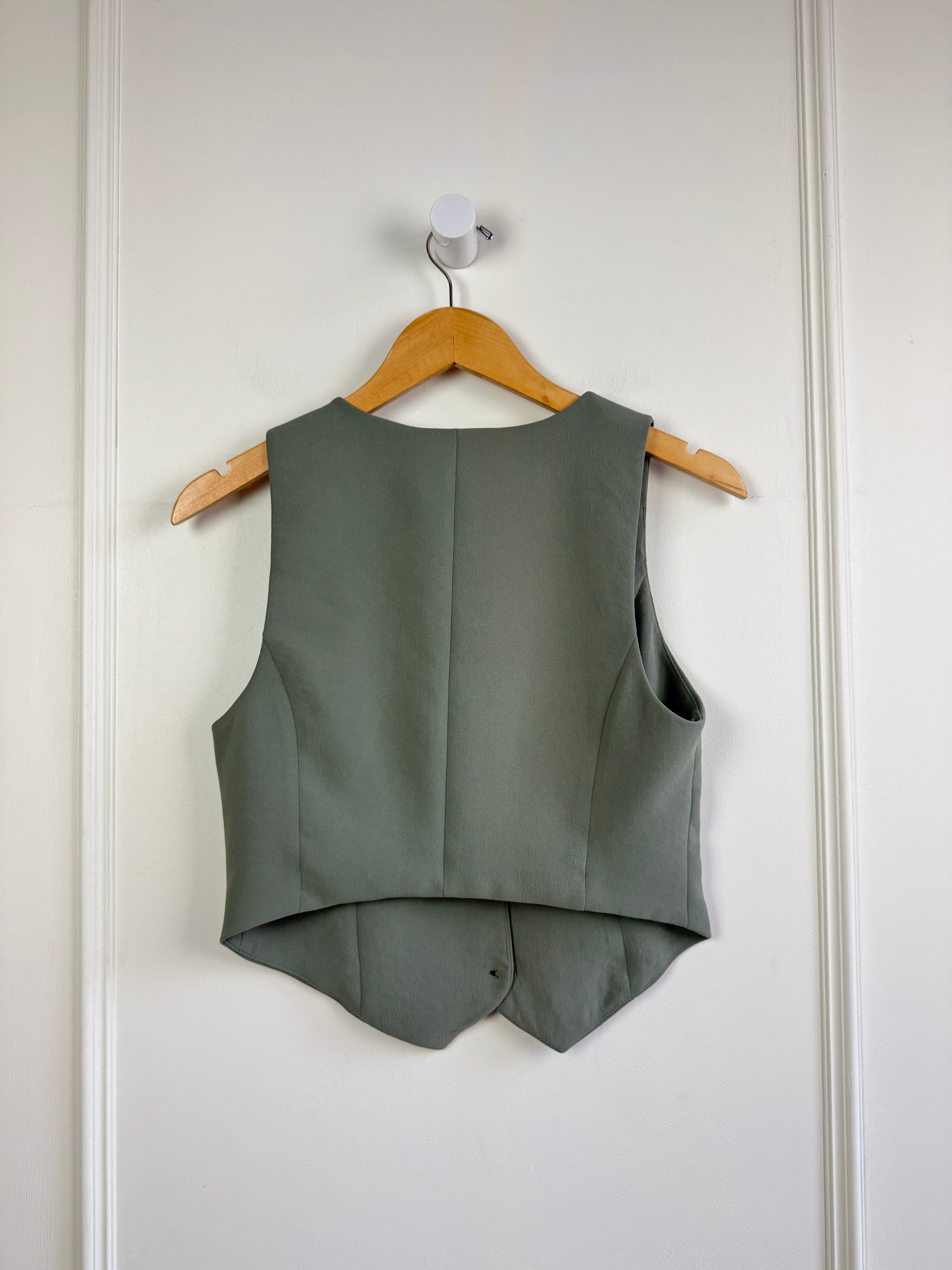 Aritzia Green Vest (6/M)