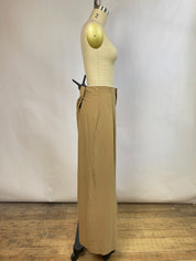 Closed Khaki Trousers (31/12)