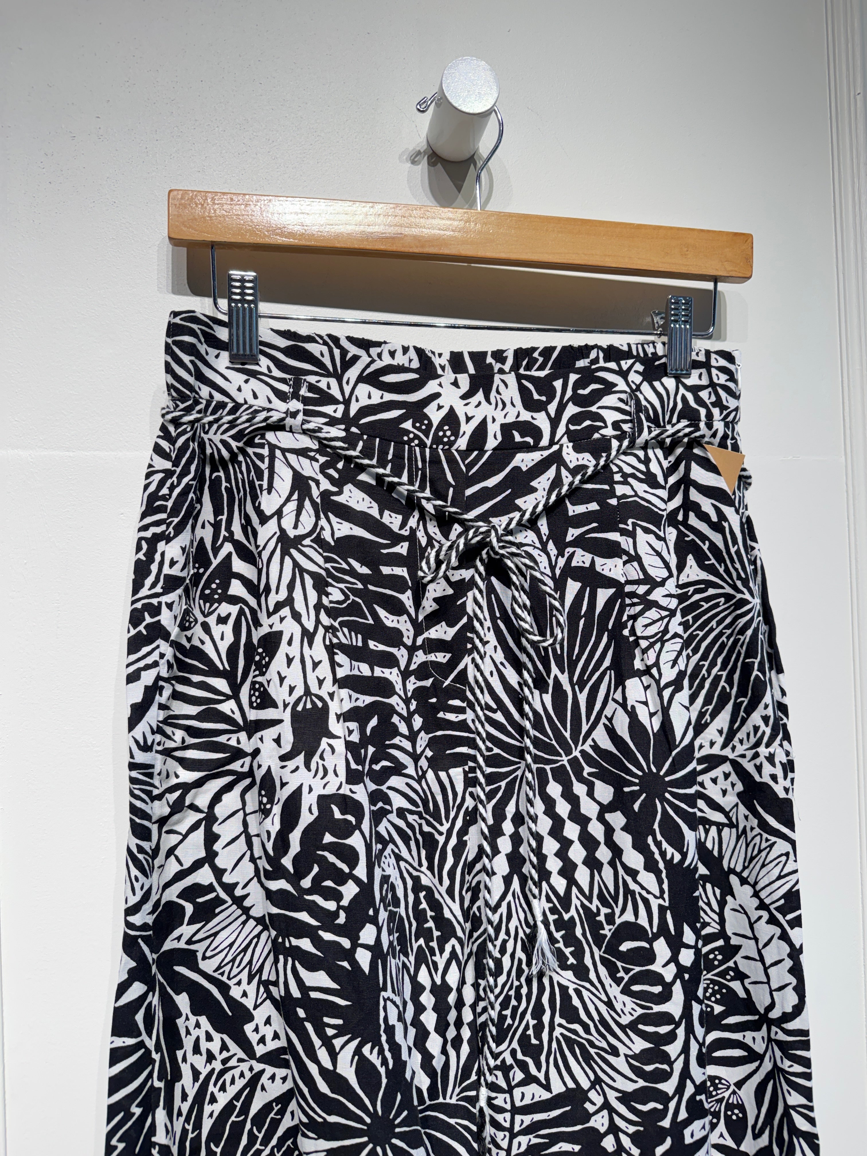 Suncoo Black & White Jade Pants (M/L)
