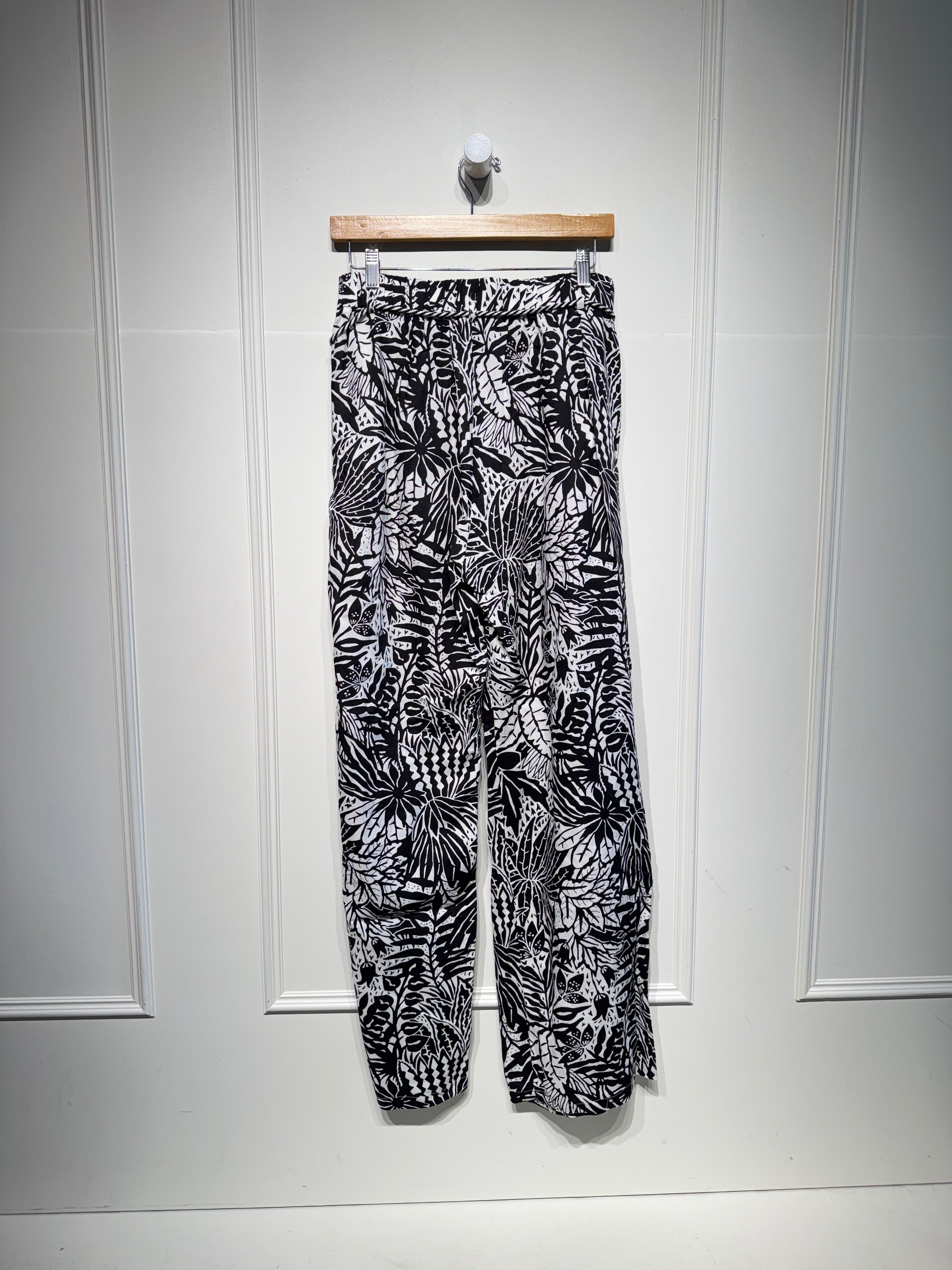 Suncoo Black & White Jade Pants (M/L)