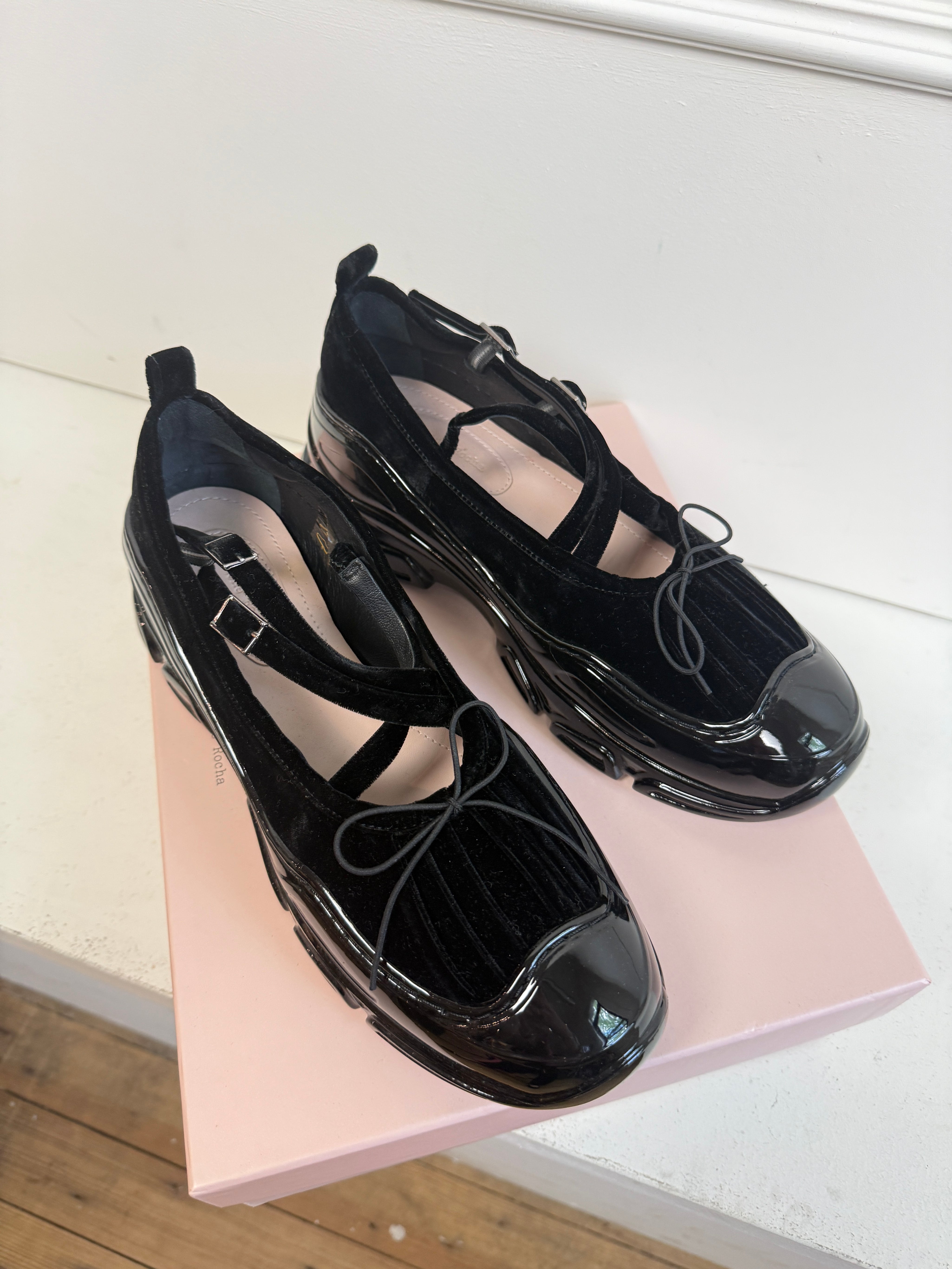 Simone Rocha Classic Criss Cross Tracker Ballerina (41)