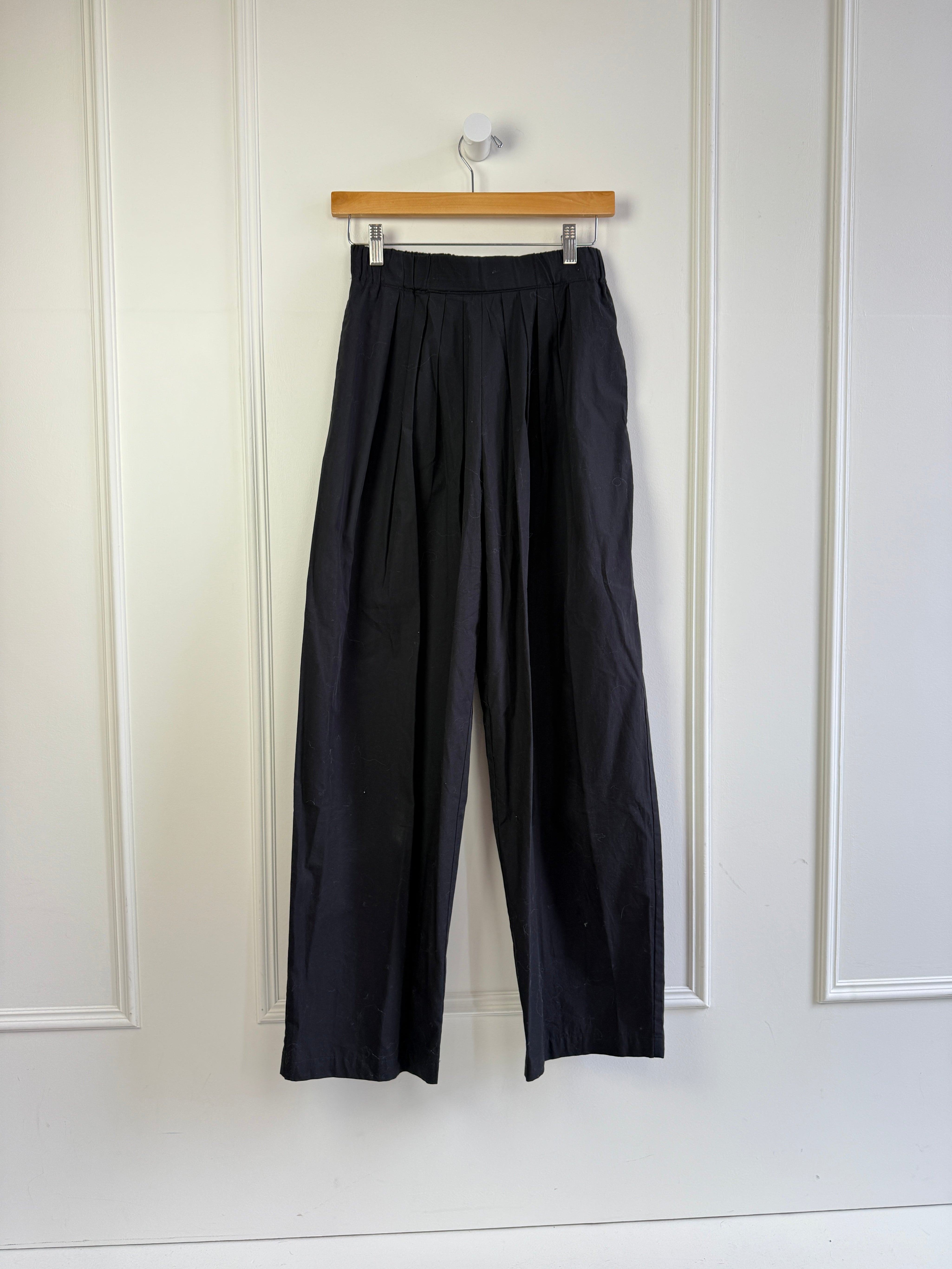 Black Crane Straight Leg Poplin Pants (XS)