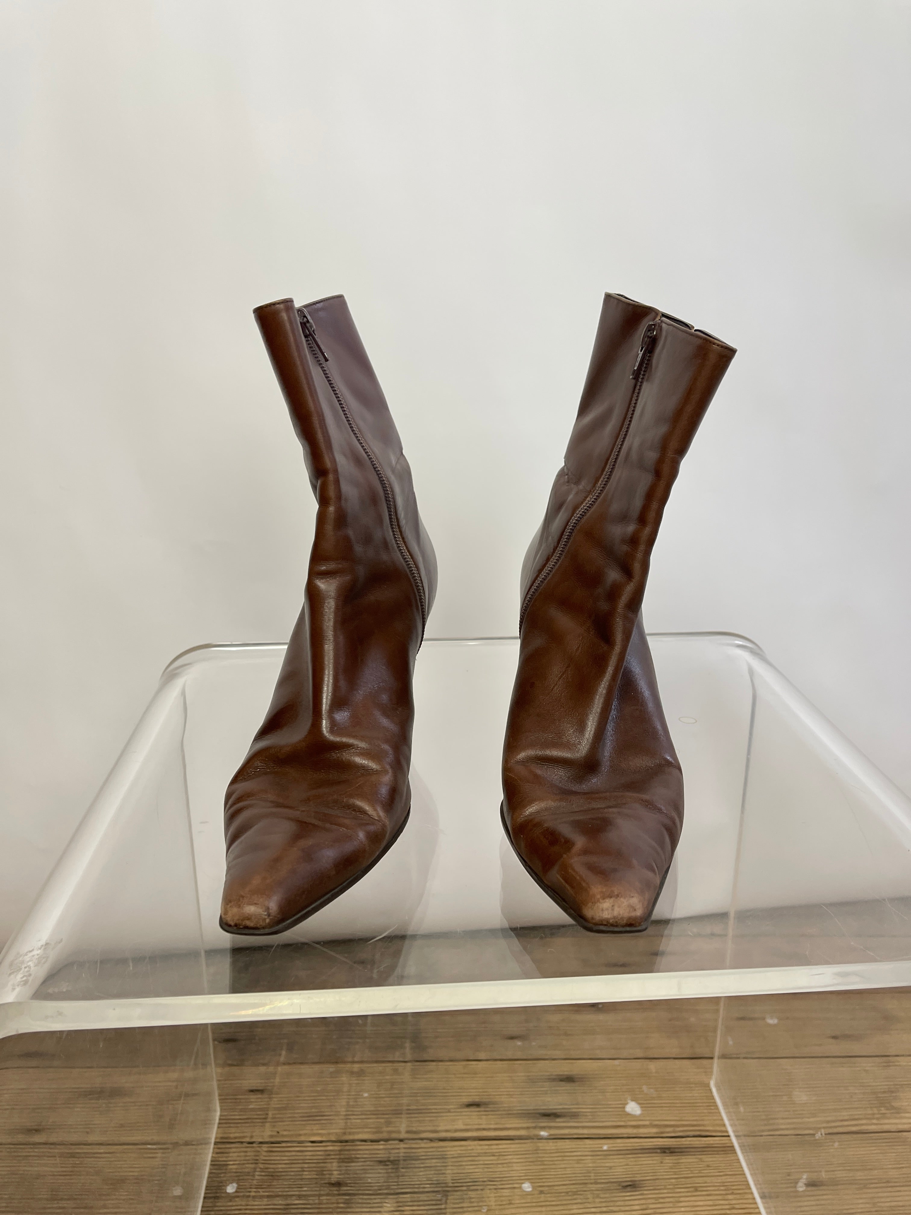 Vintage Leather Pointed Boots (8.5)