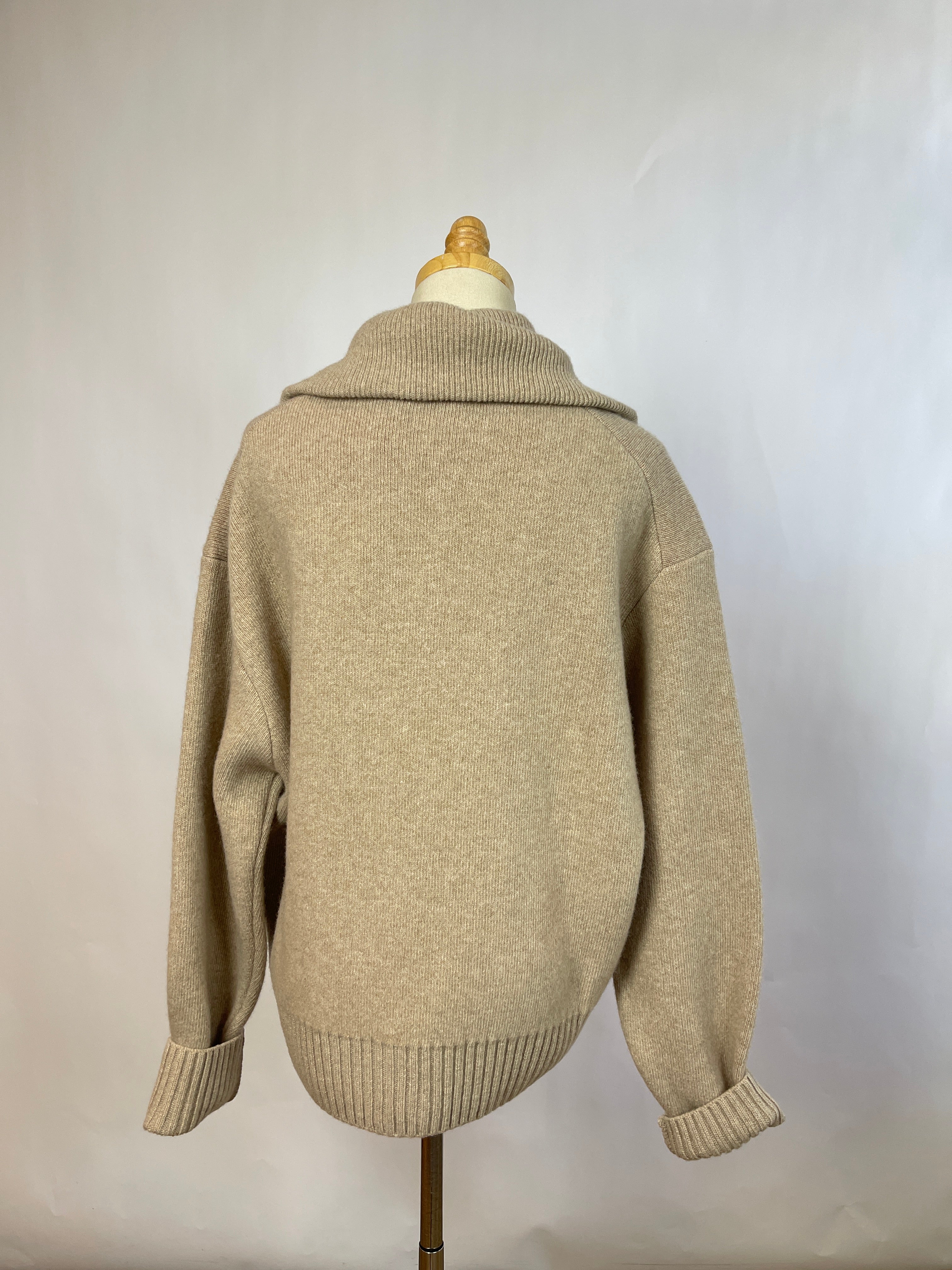 Closed Zip Sweater (M)