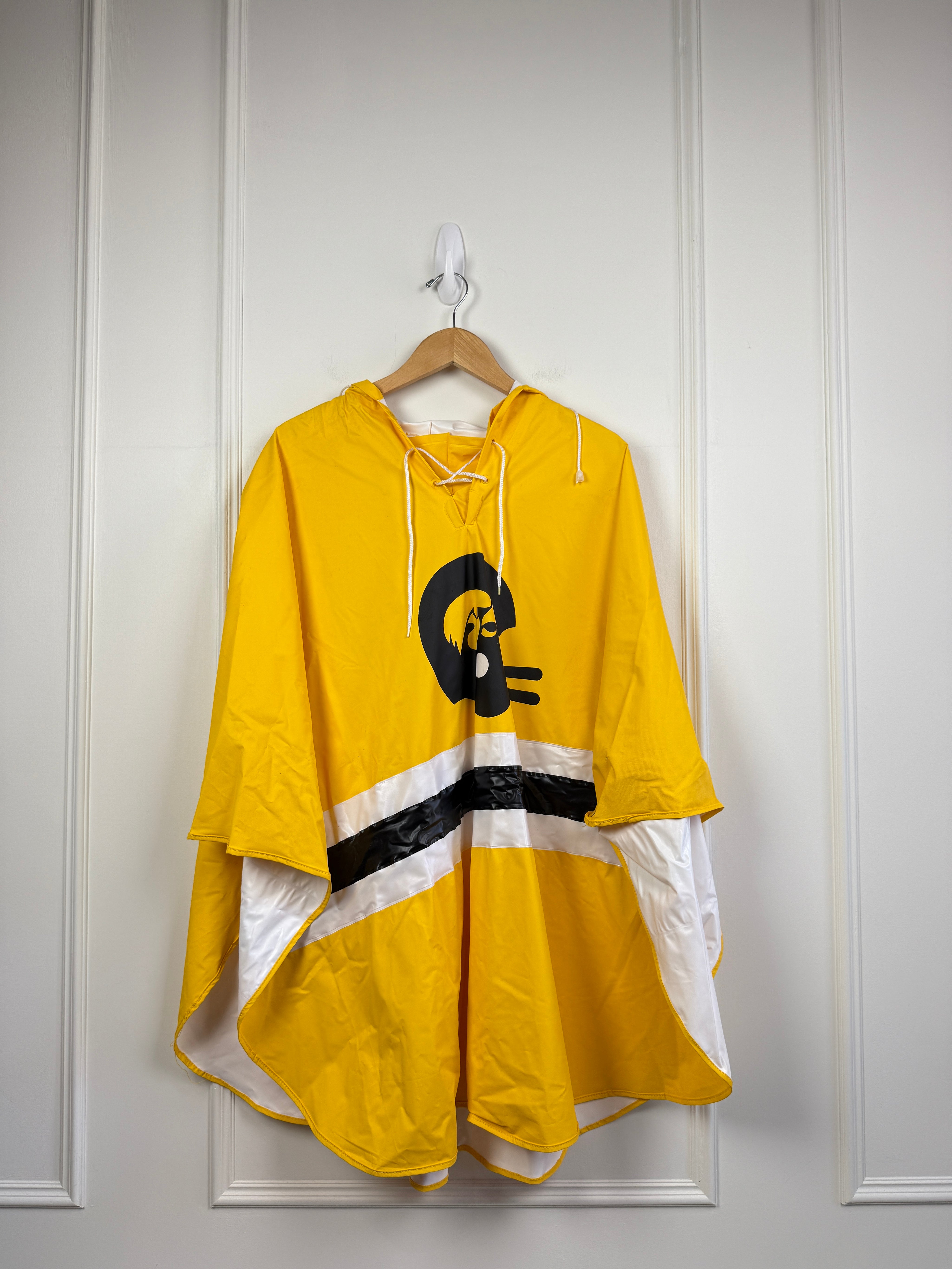 Vintage Hawkeye Poncho (OS)