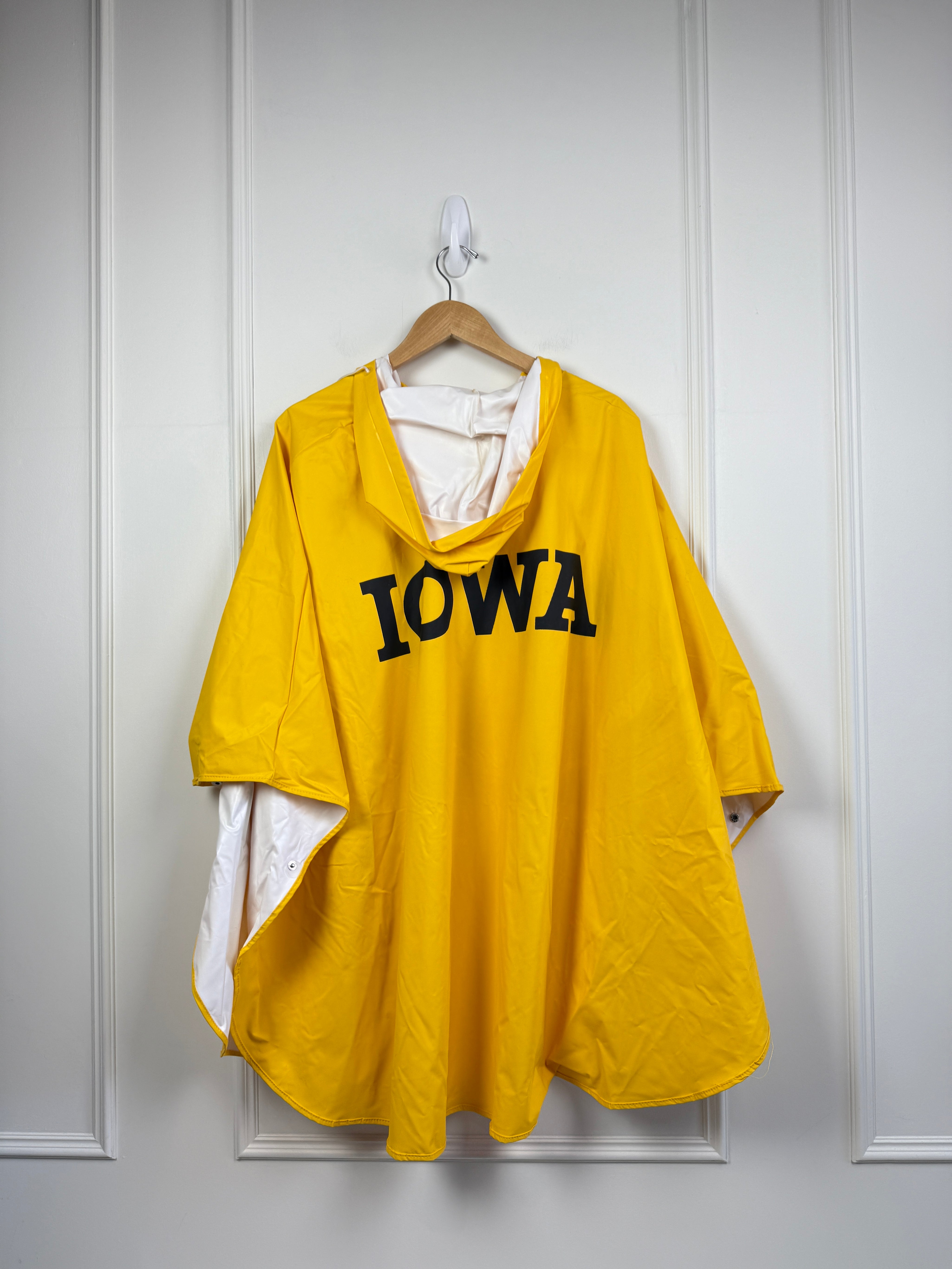 Vintage Hawkeye Poncho (OS)