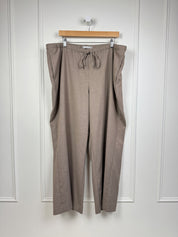 Abercrombie & Fitch Tan Pull On Trousers (XL- Short)