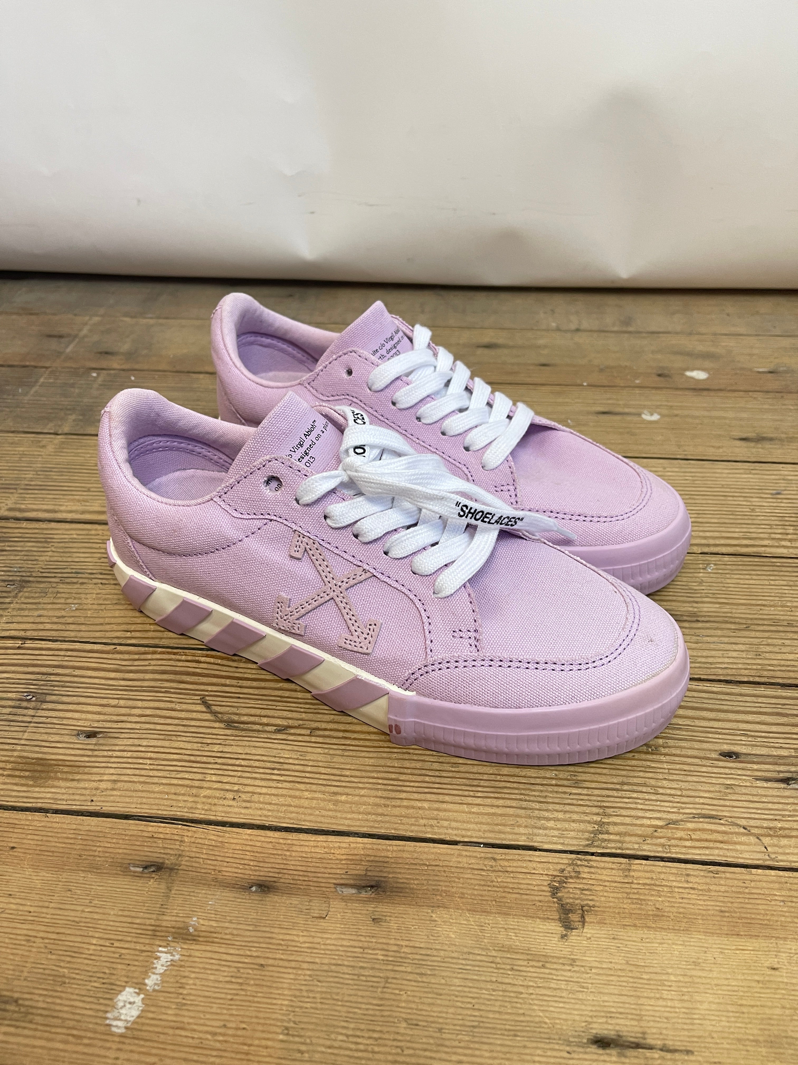 Off White Vulcanized Low Purple Tennies (38)