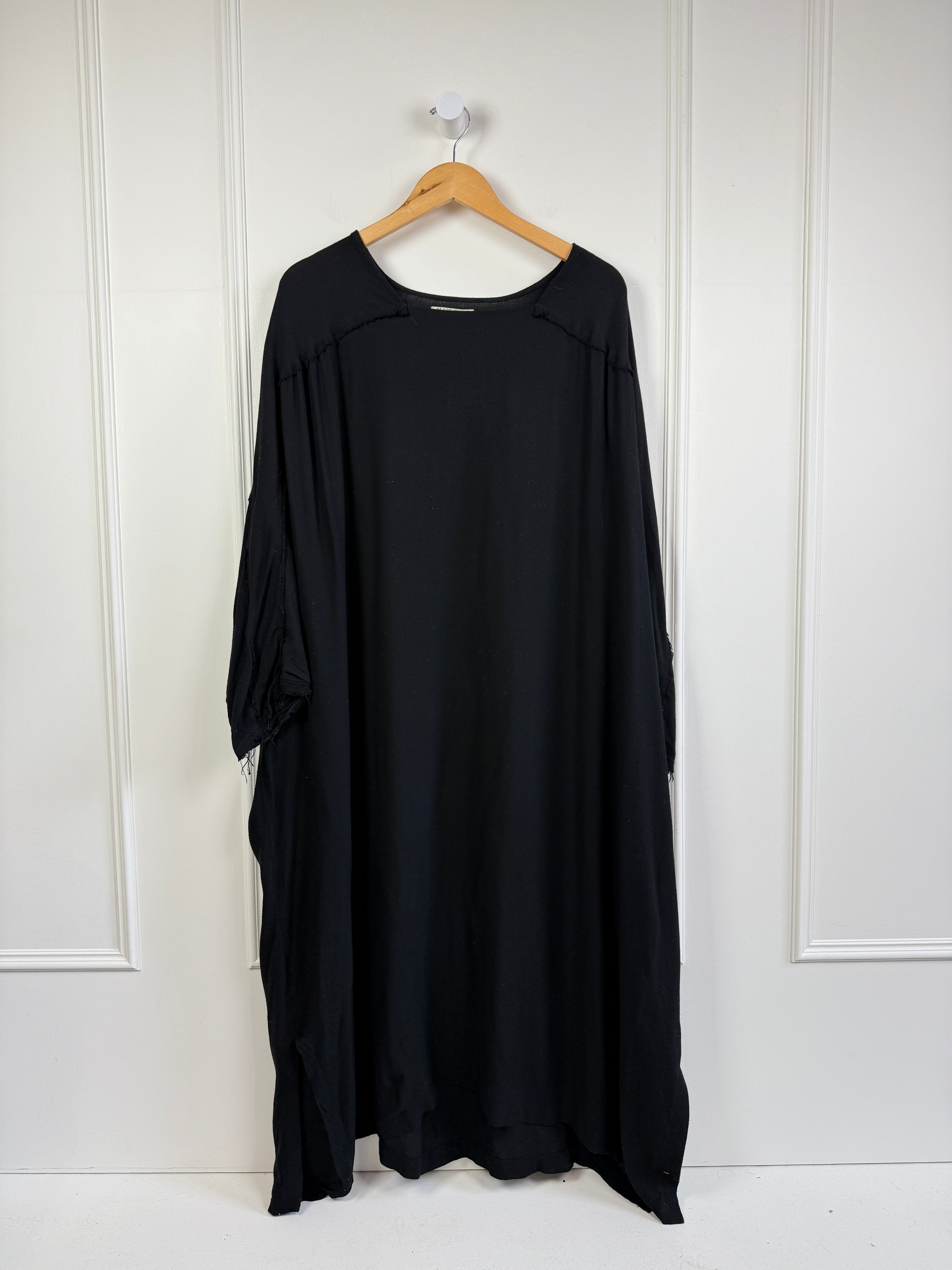 Black Crane Shawl Dress (OS)
