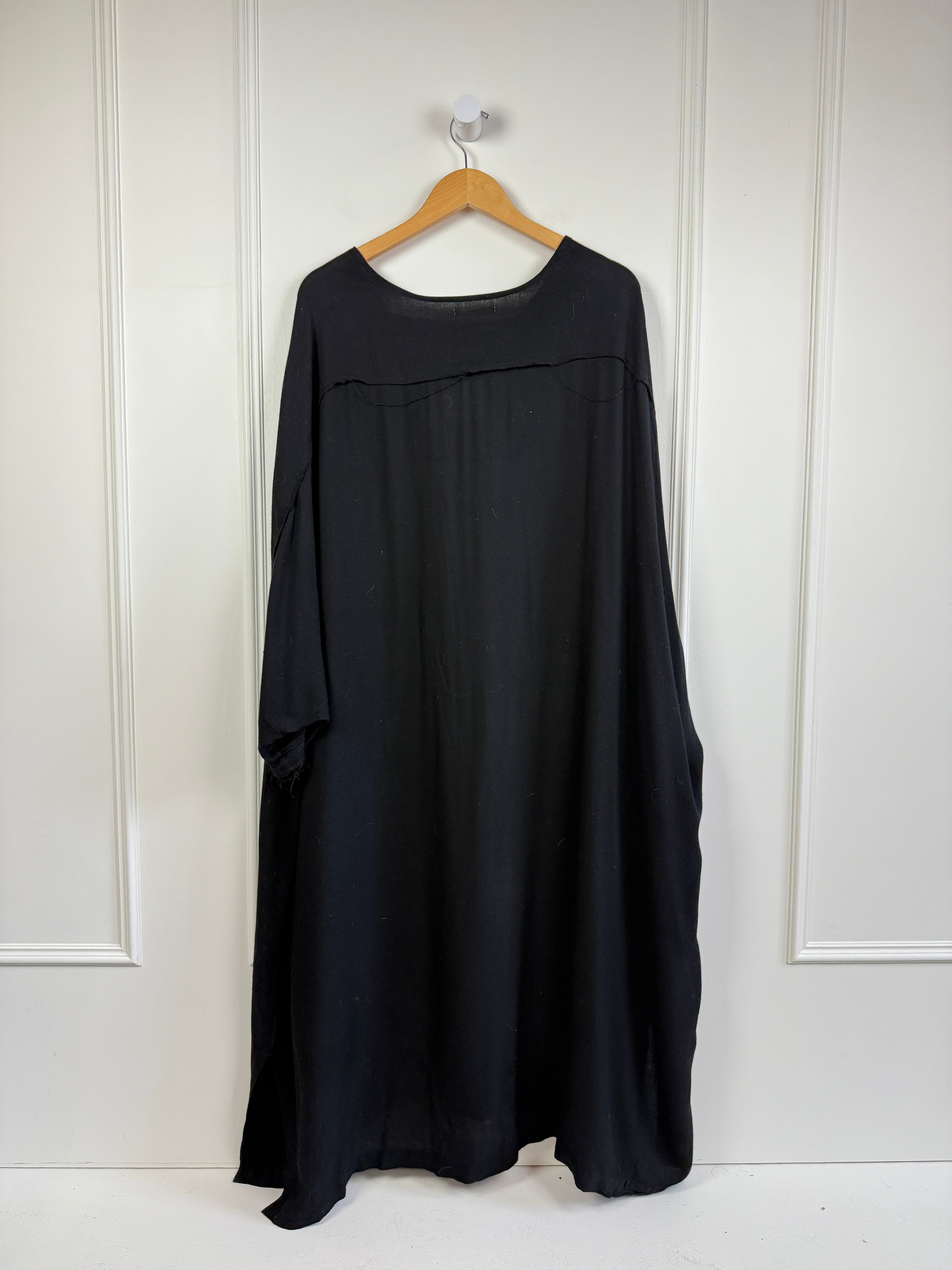 Black Crane Shawl Dress (OS)