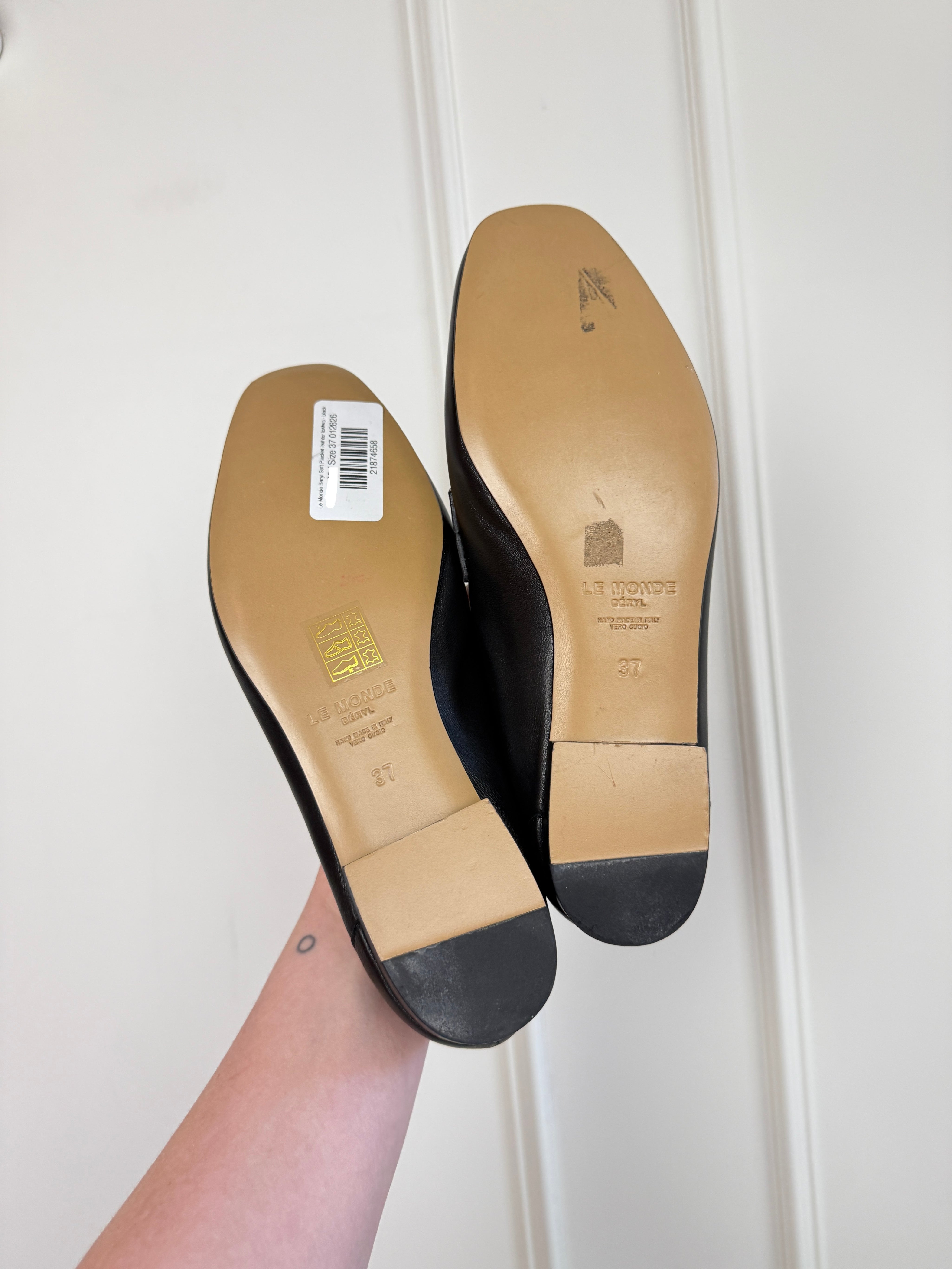 Le Monde Beryl Soft Placket Leather Loafers (37)