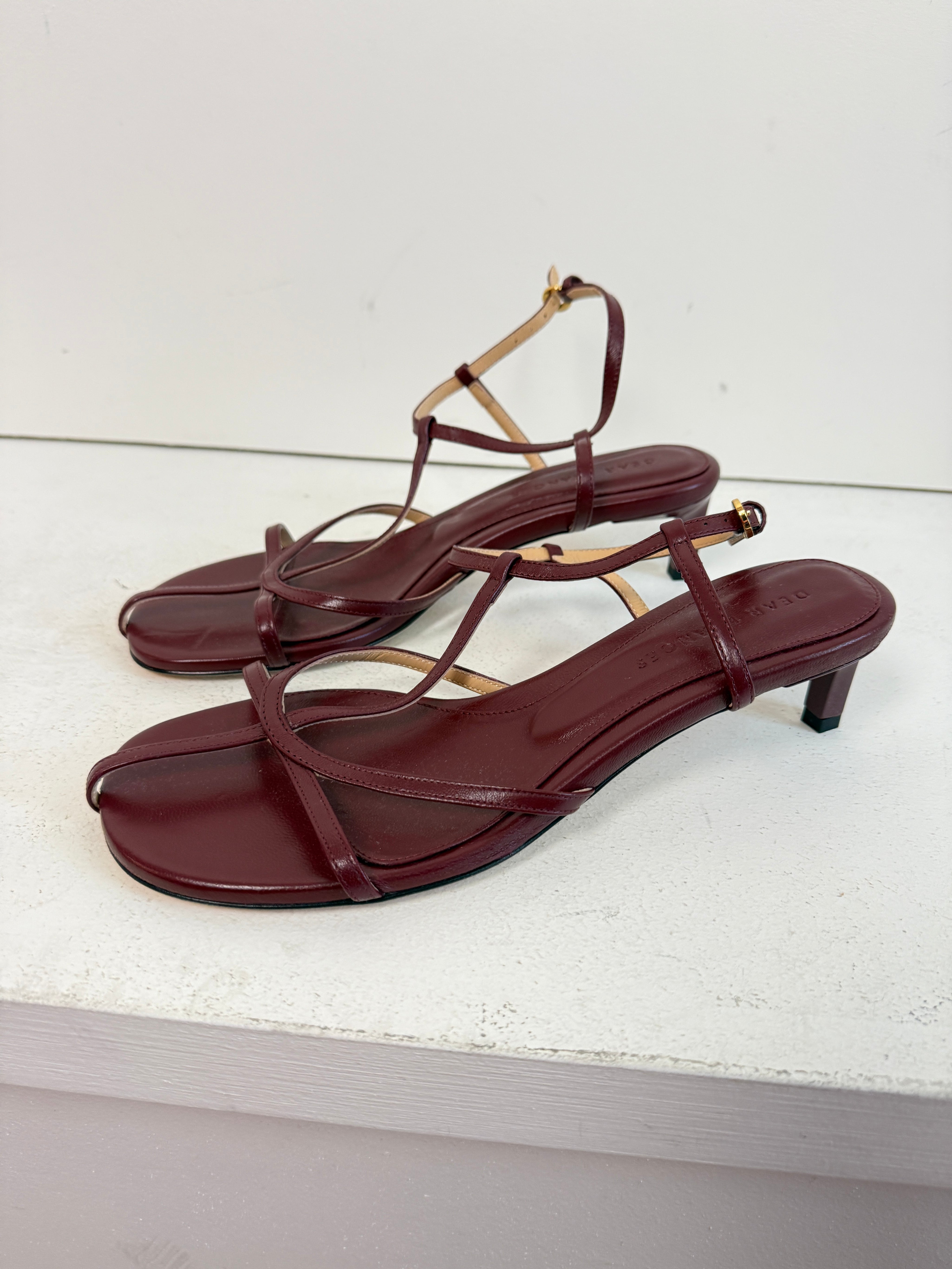 Dear Frances Tee Sandal in Bordeaux (39)