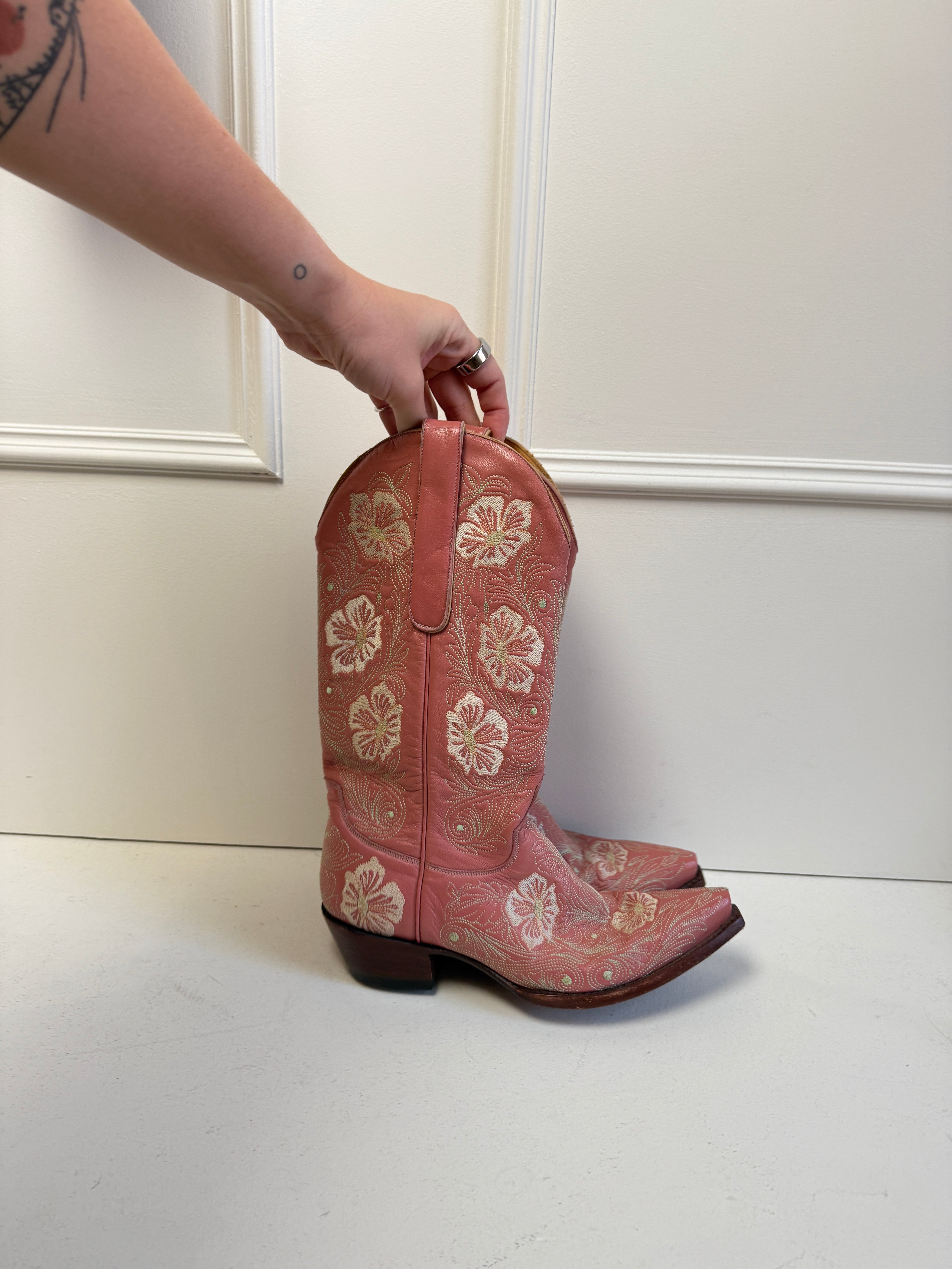 Old Gringo Pink Embroidered Western Boots (8)