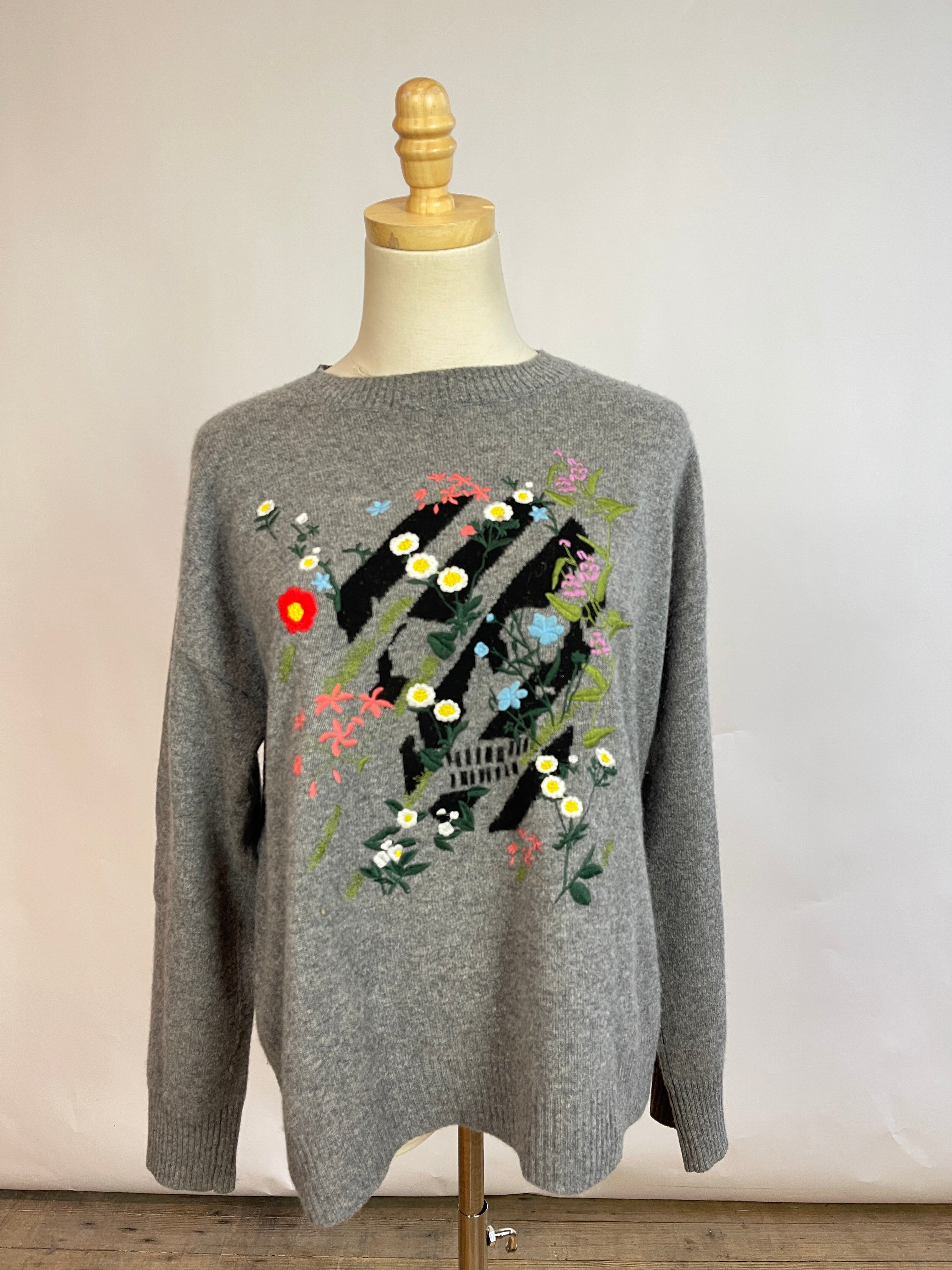 Skull Cashmere Embroidered Sweater (M)