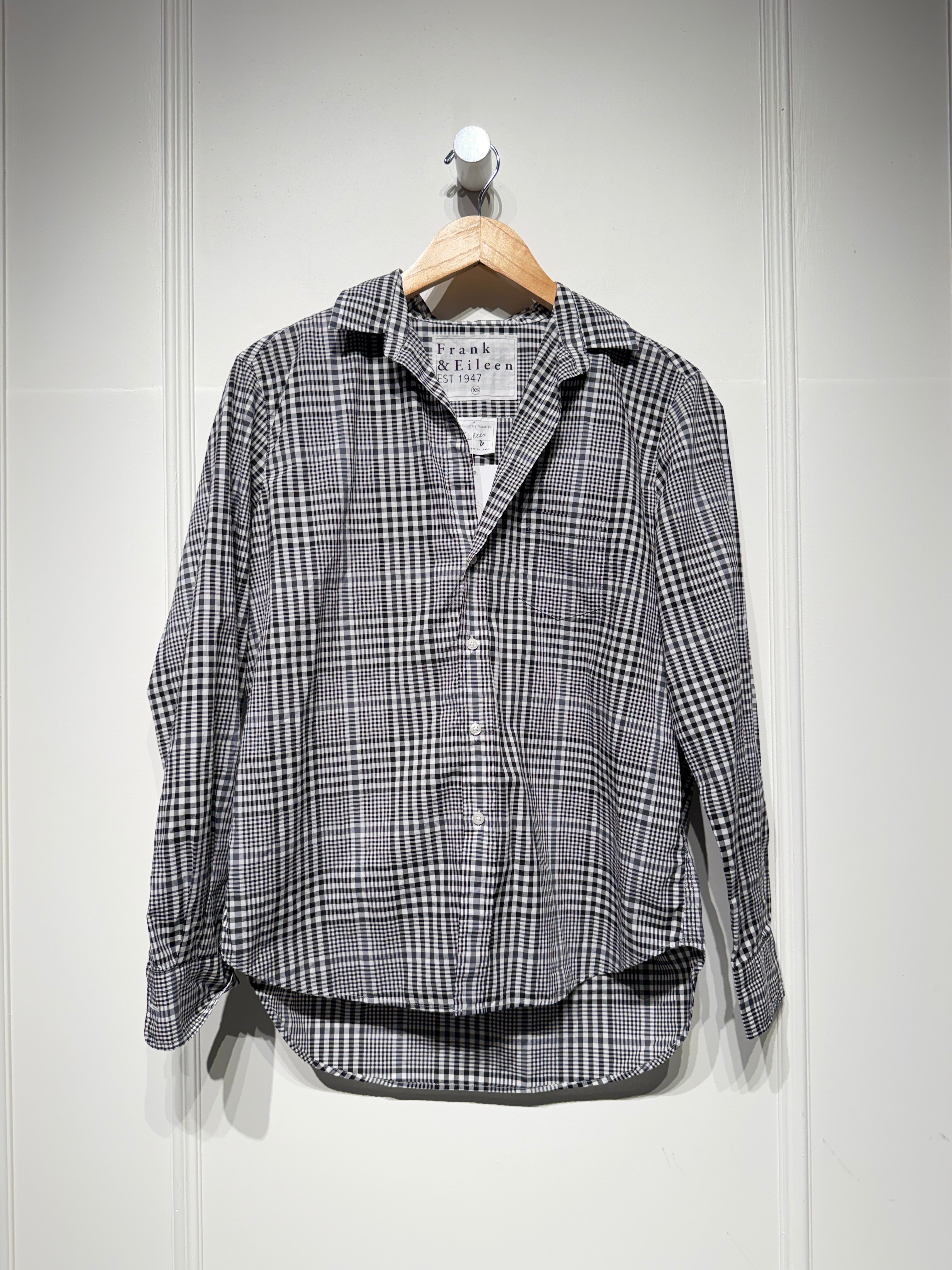 Frank & Eileen Black & White Button Down (XS)