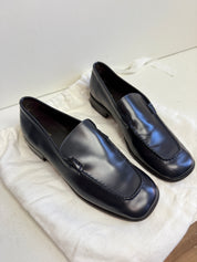 The Row Mensy Leather Loafers in Navy (38.5)