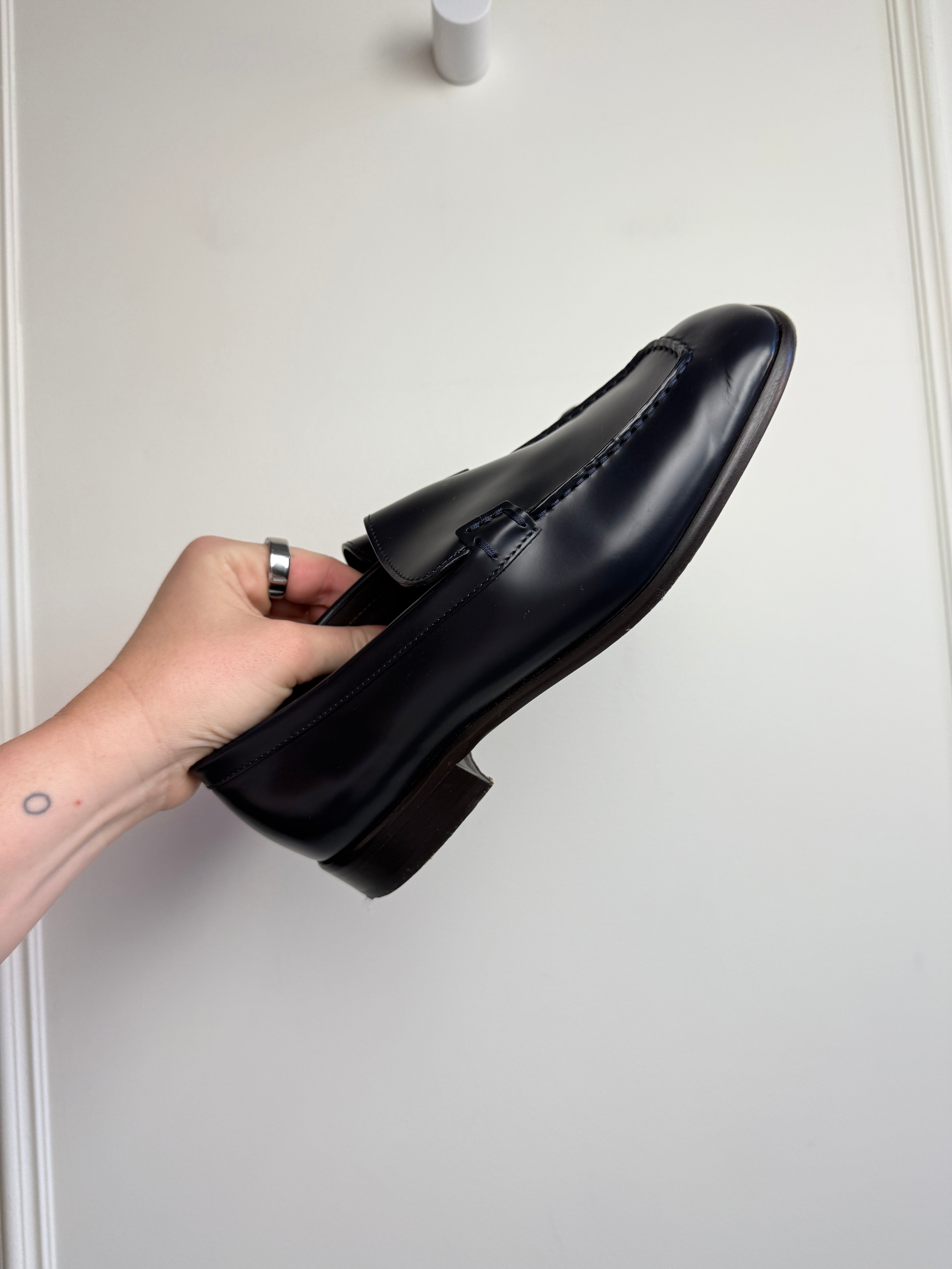 The Row Mensy Leather Loafers in Navy (38.5)