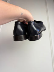 The Row Mensy Leather Loafers in Navy (38.5)