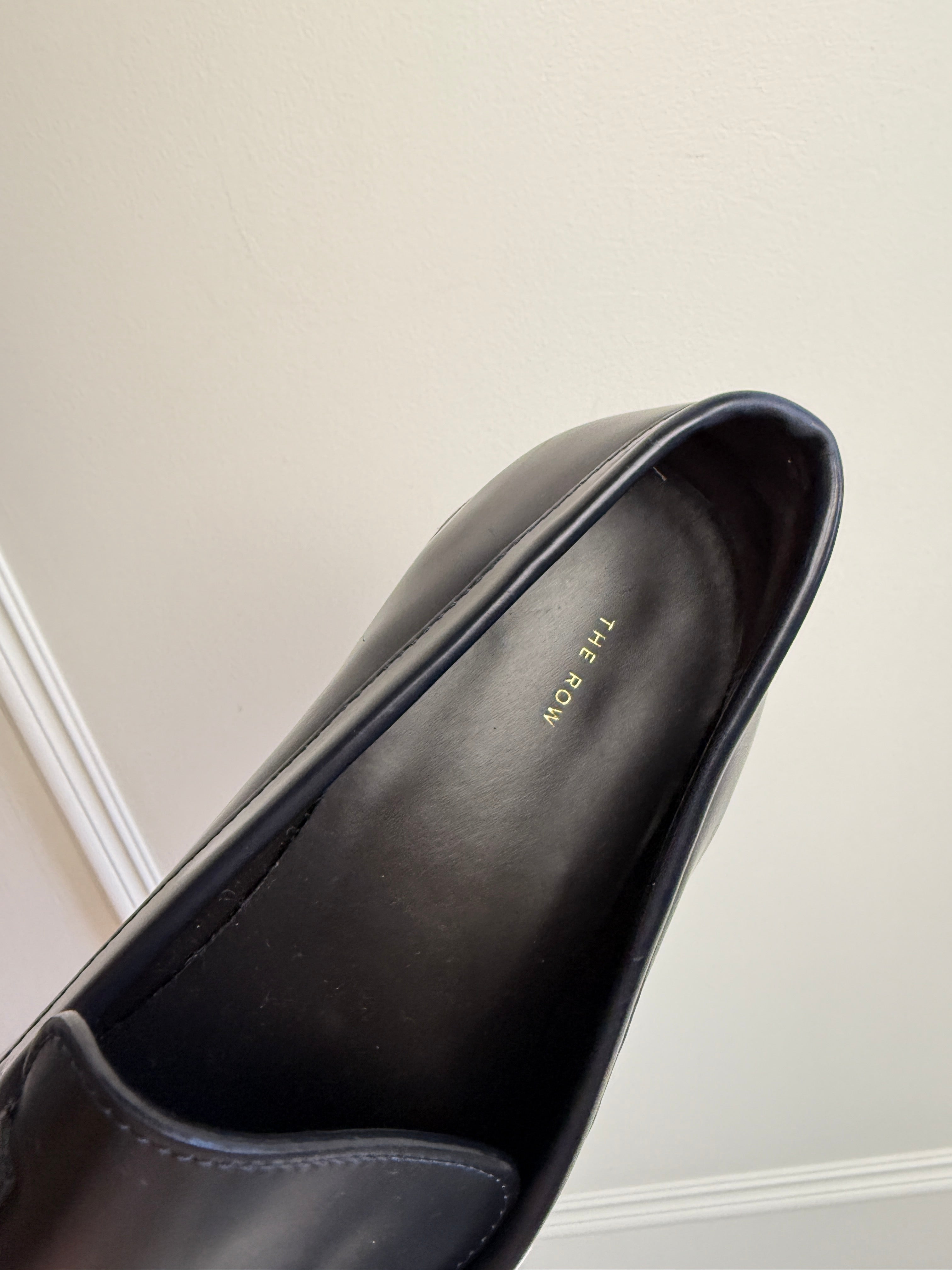 The Row Mensy Leather Loafers in Navy (38.5)