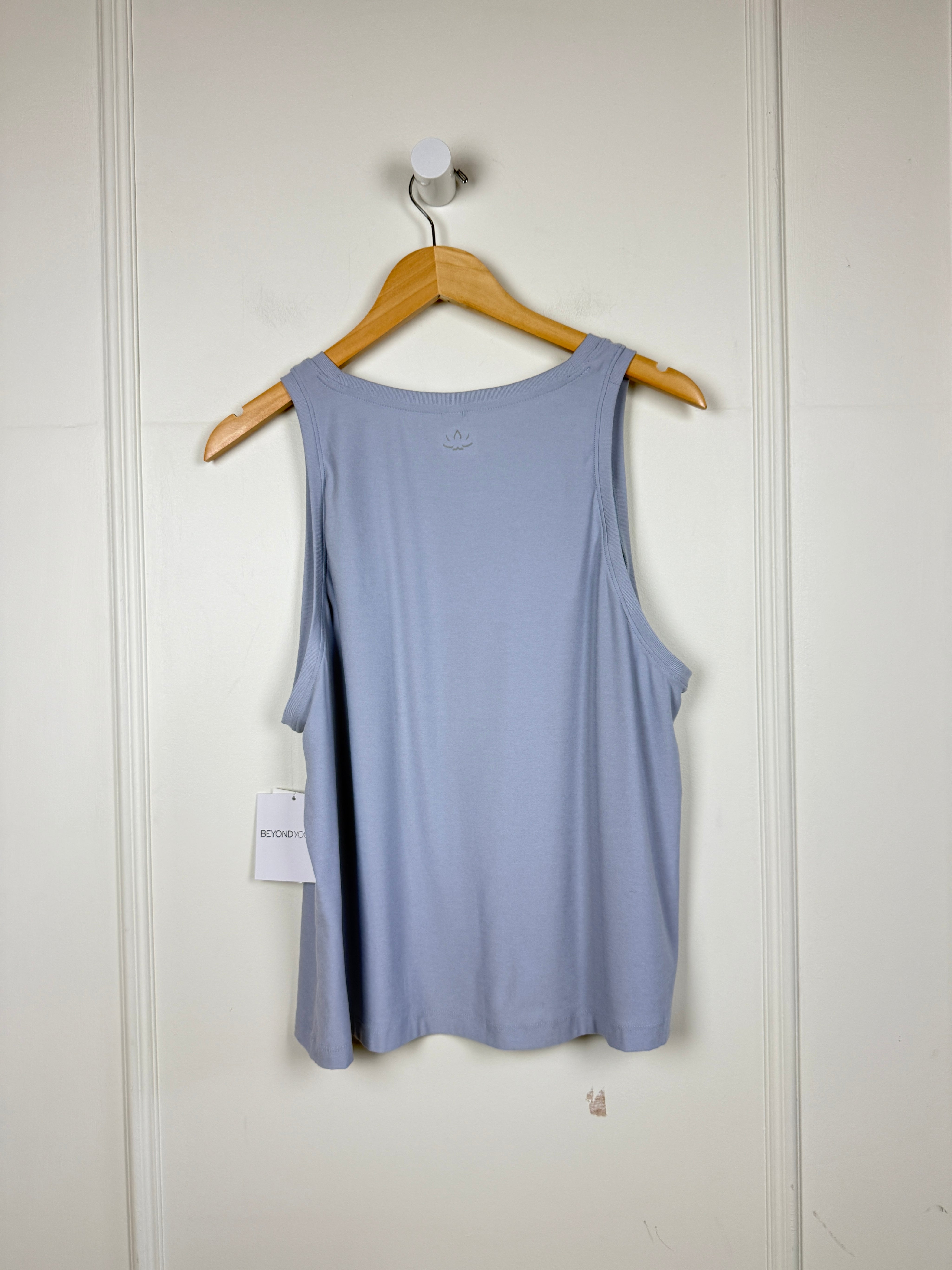 Beyond Yoga Blue Tank (XL)