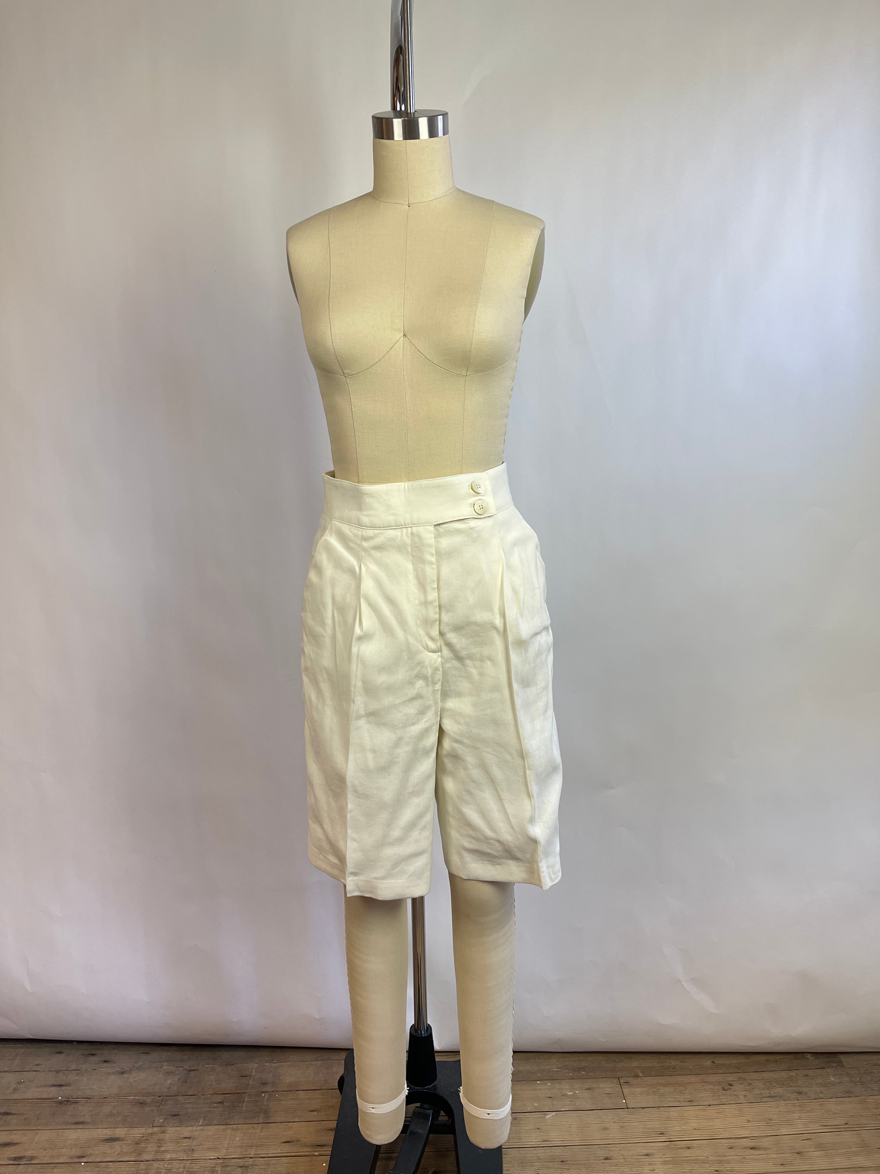 Veronica Beard Long White Shorts (6/M)