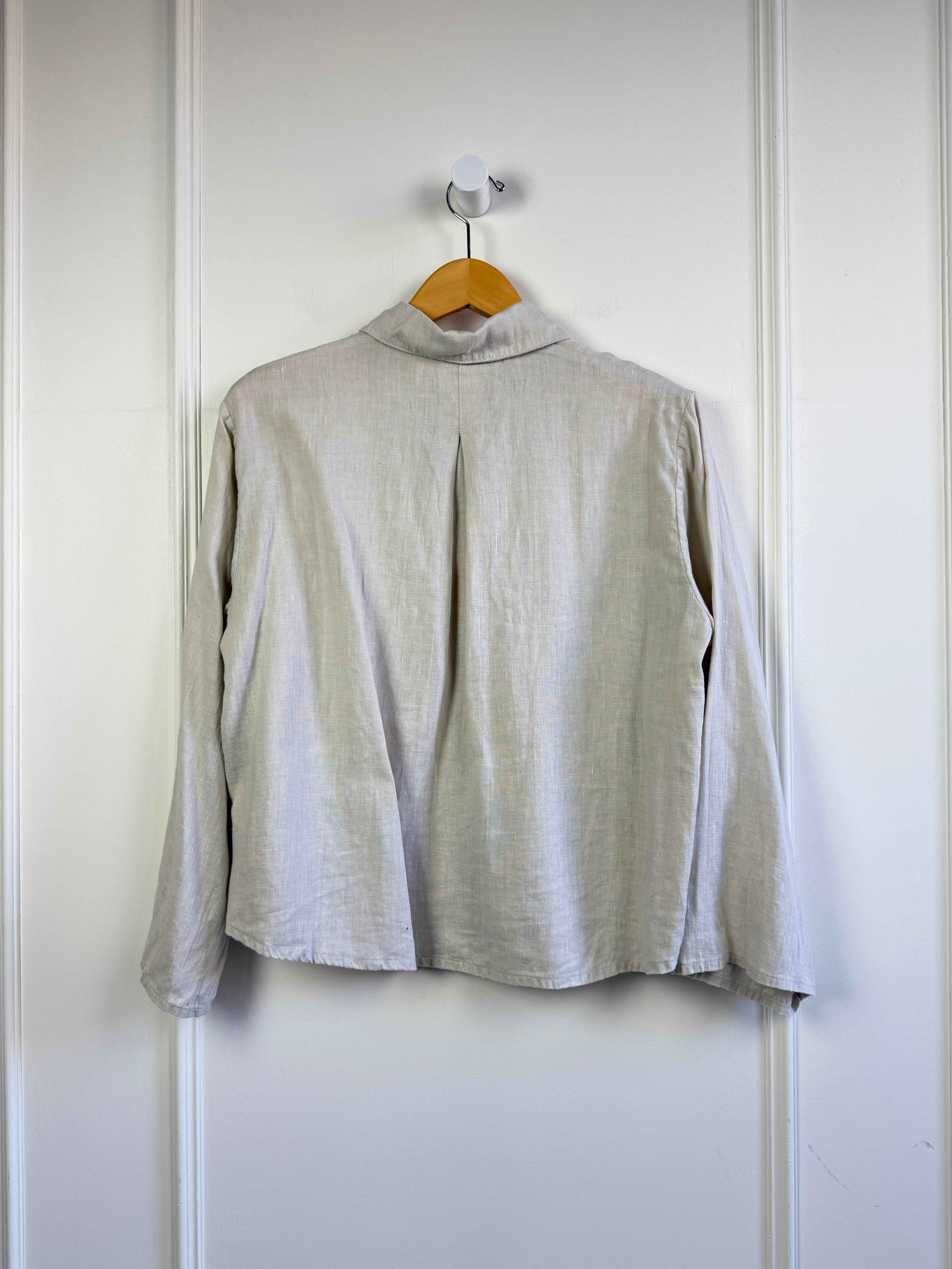 Zii Ropa Cropped Button Down (L)