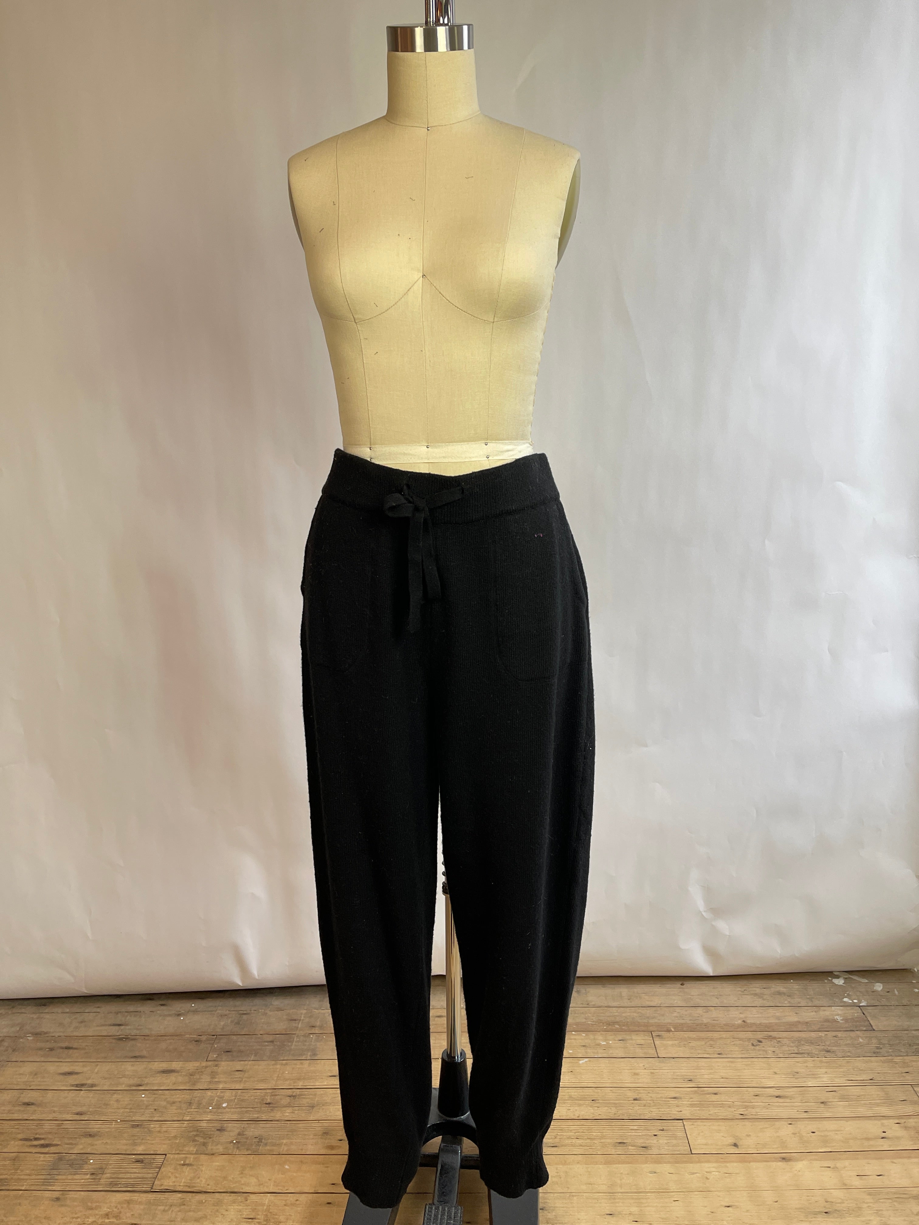 Le Bon Shoppe Black Sweater Pants (L)