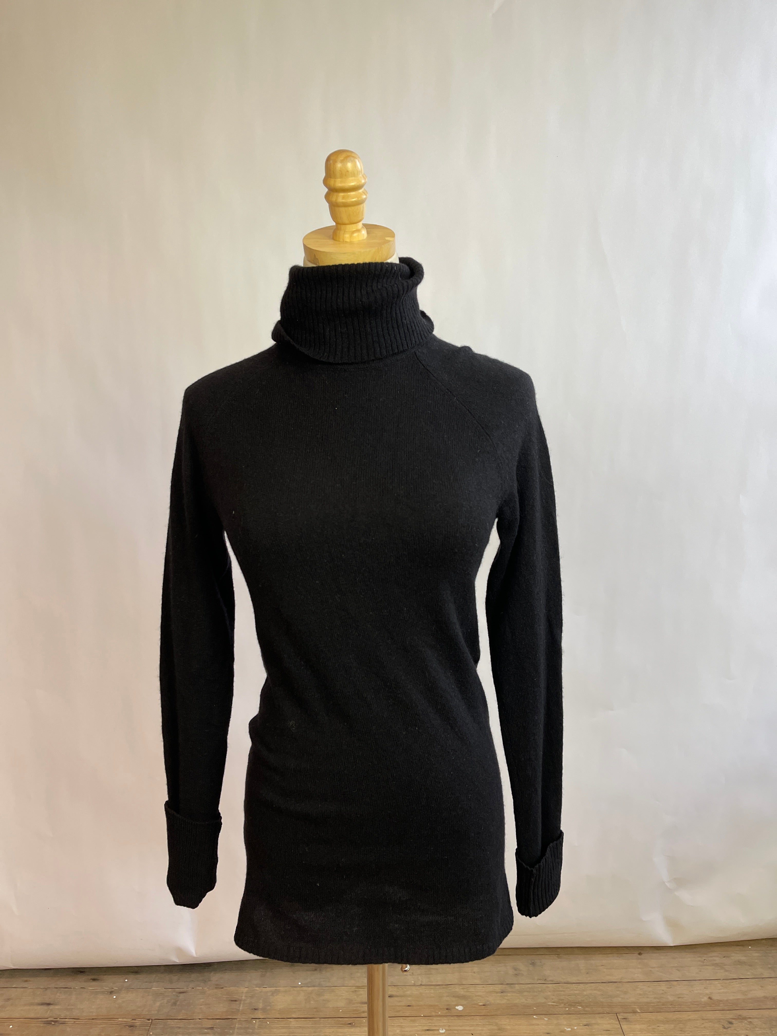 Theory Black Cashmere Sweater (M)