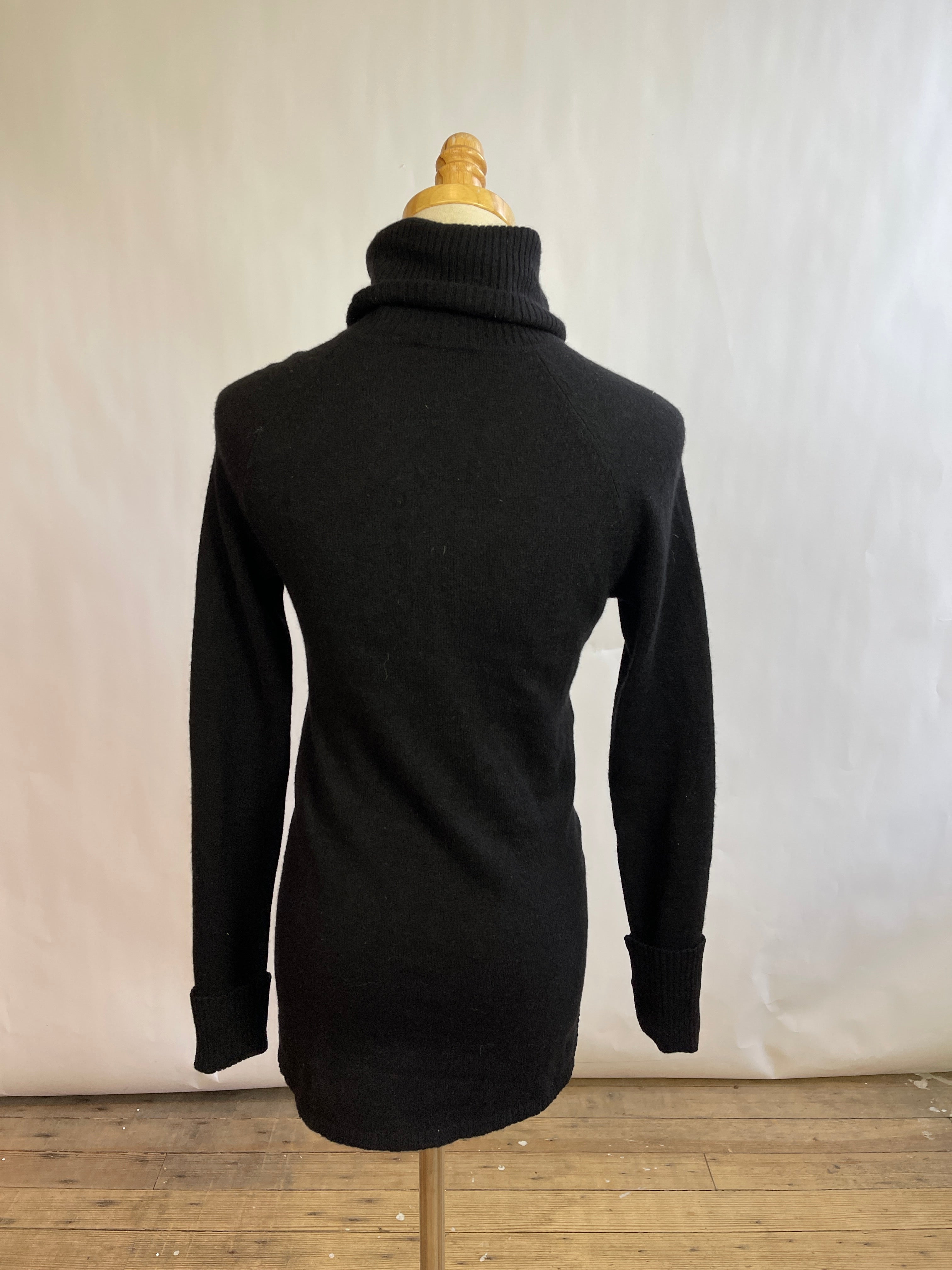 Theory Black Cashmere Sweater (M)