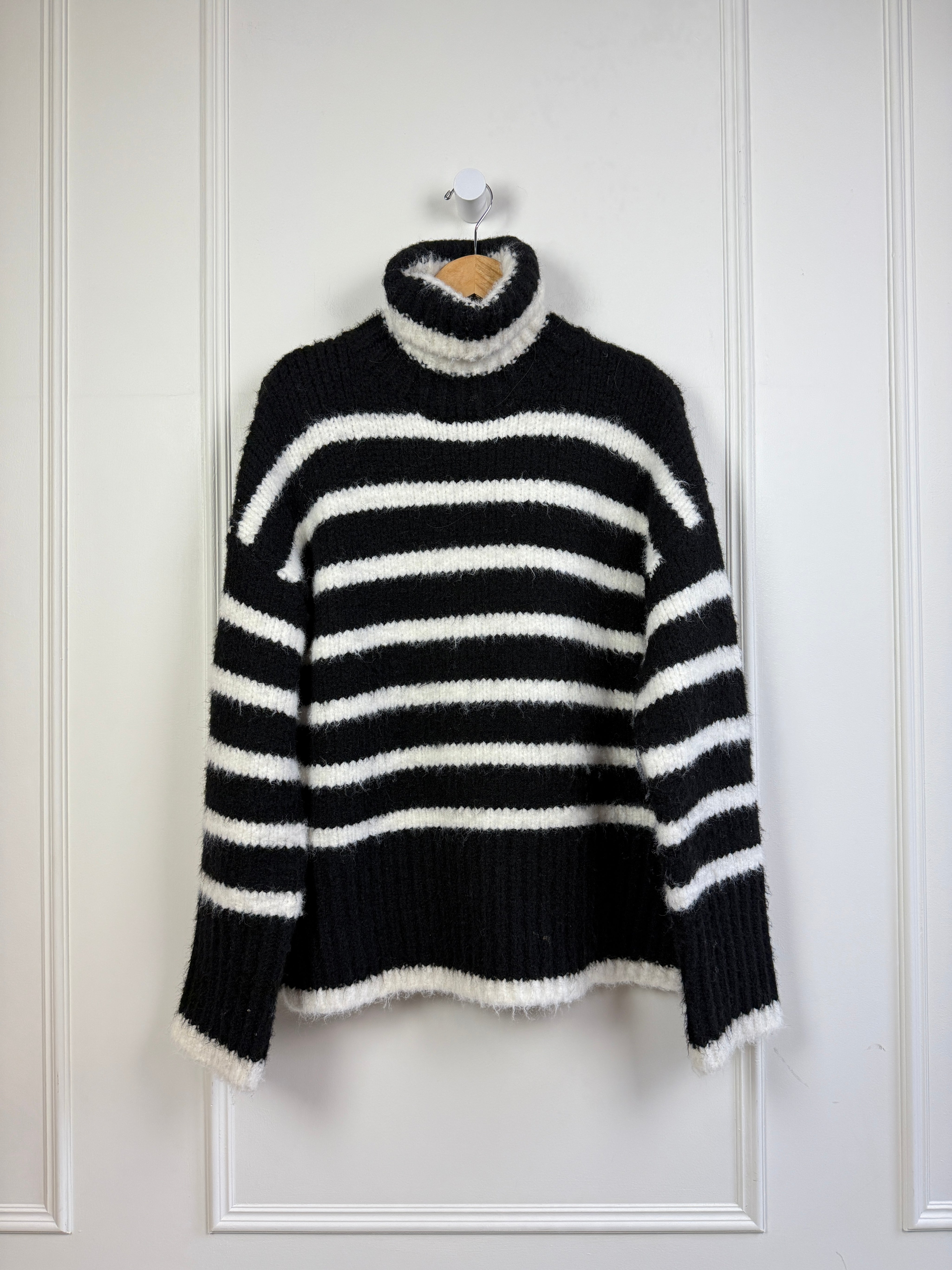 Line Striped Sweater (M)